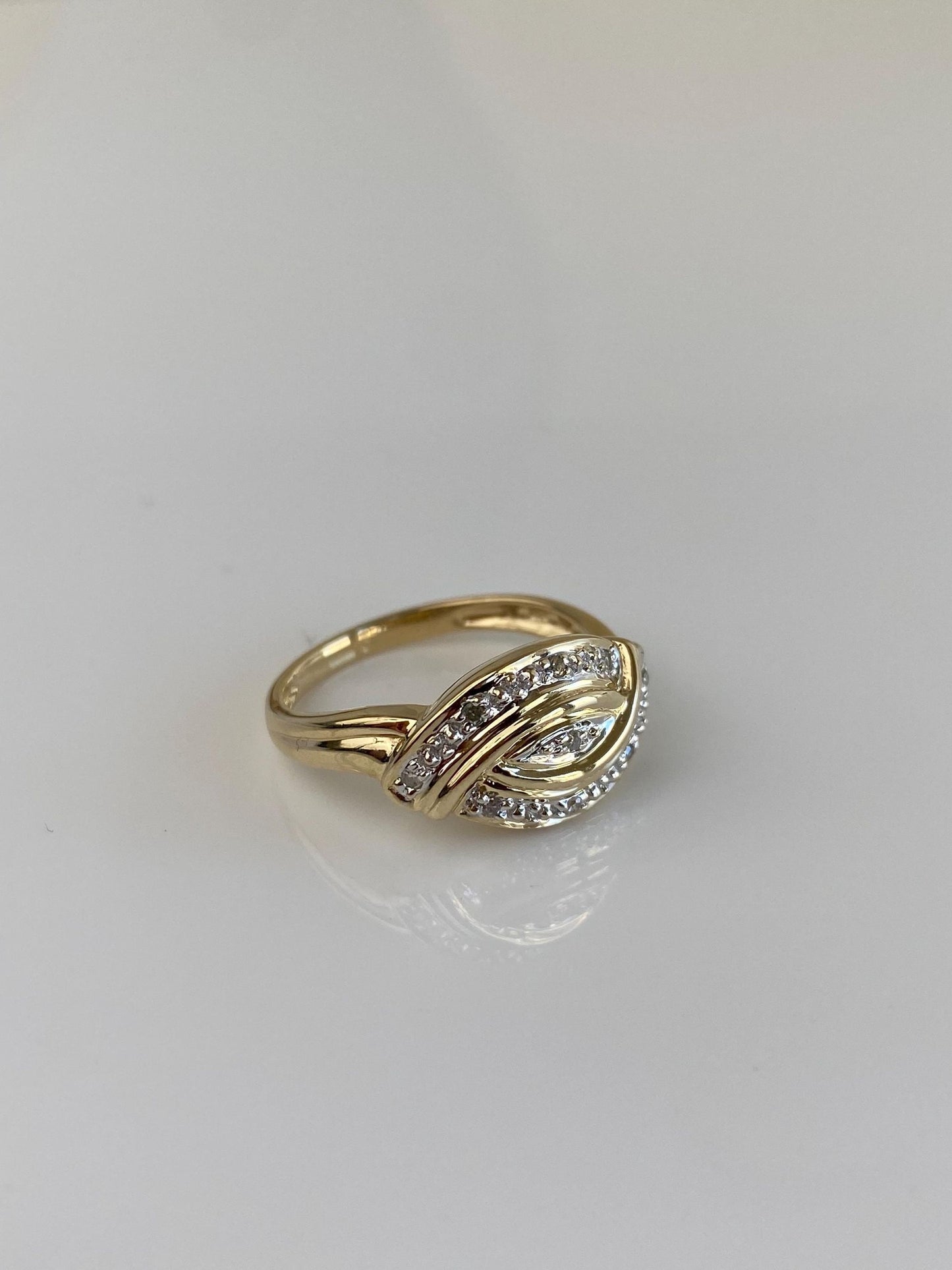 Vintage Solid 14k White & Yellow Gold Diamond Ring - Size 6.5