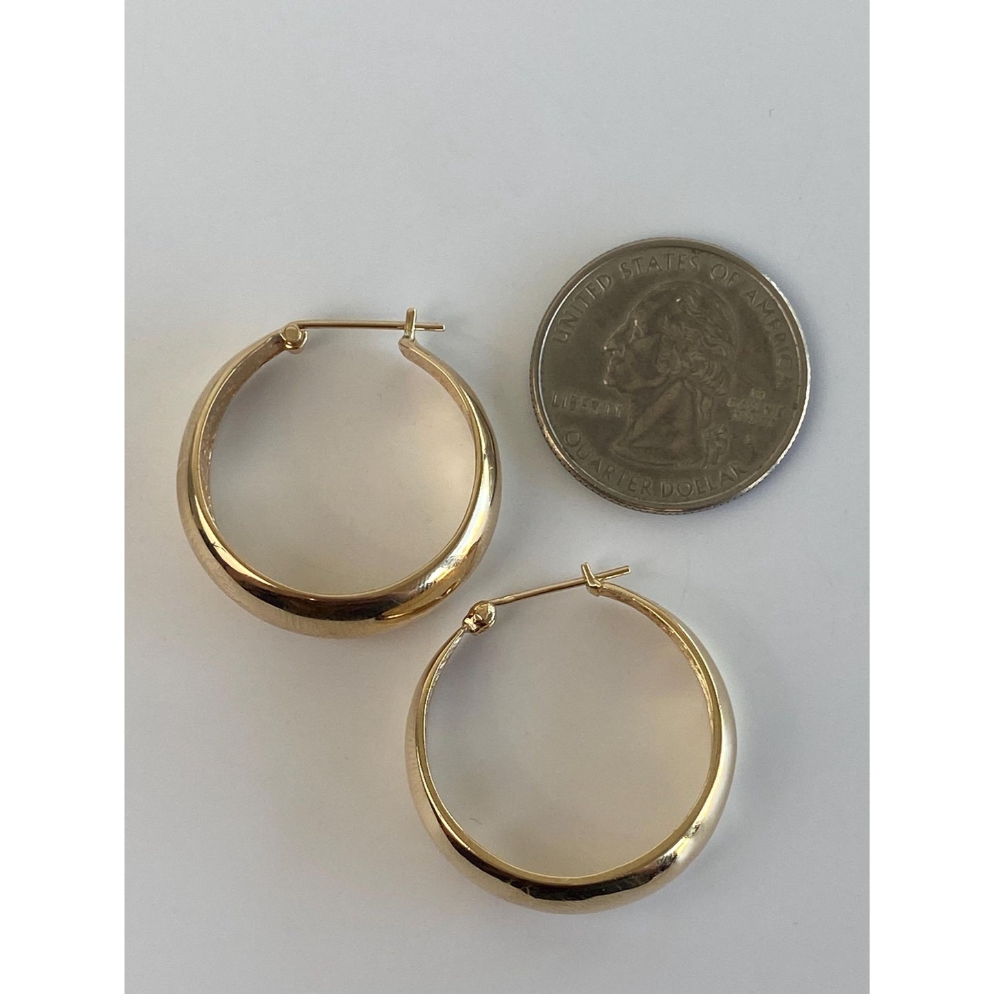 Vintage Solid 14k Yellow Gold Graduated Tapered Hoop Earrings