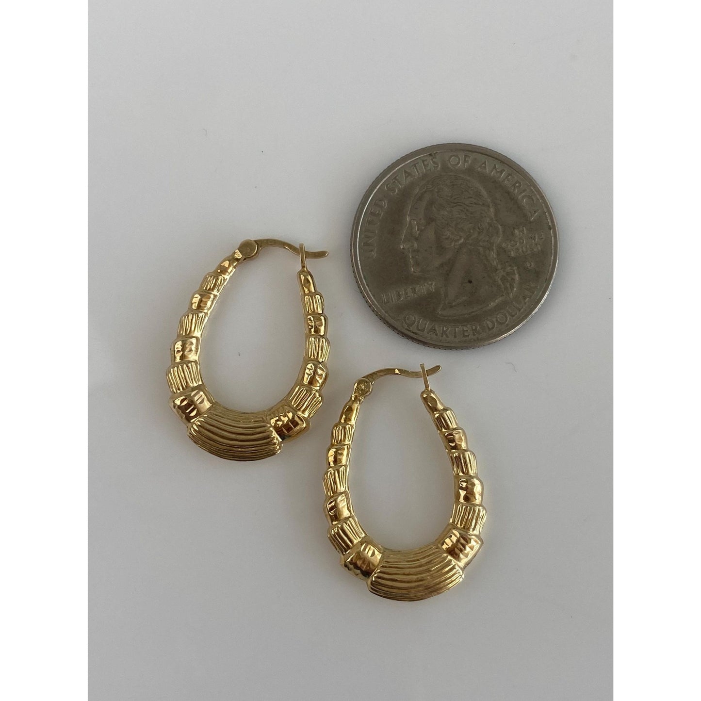 Vintage 14k Yellow Gold Lined Design Hoop Earrings