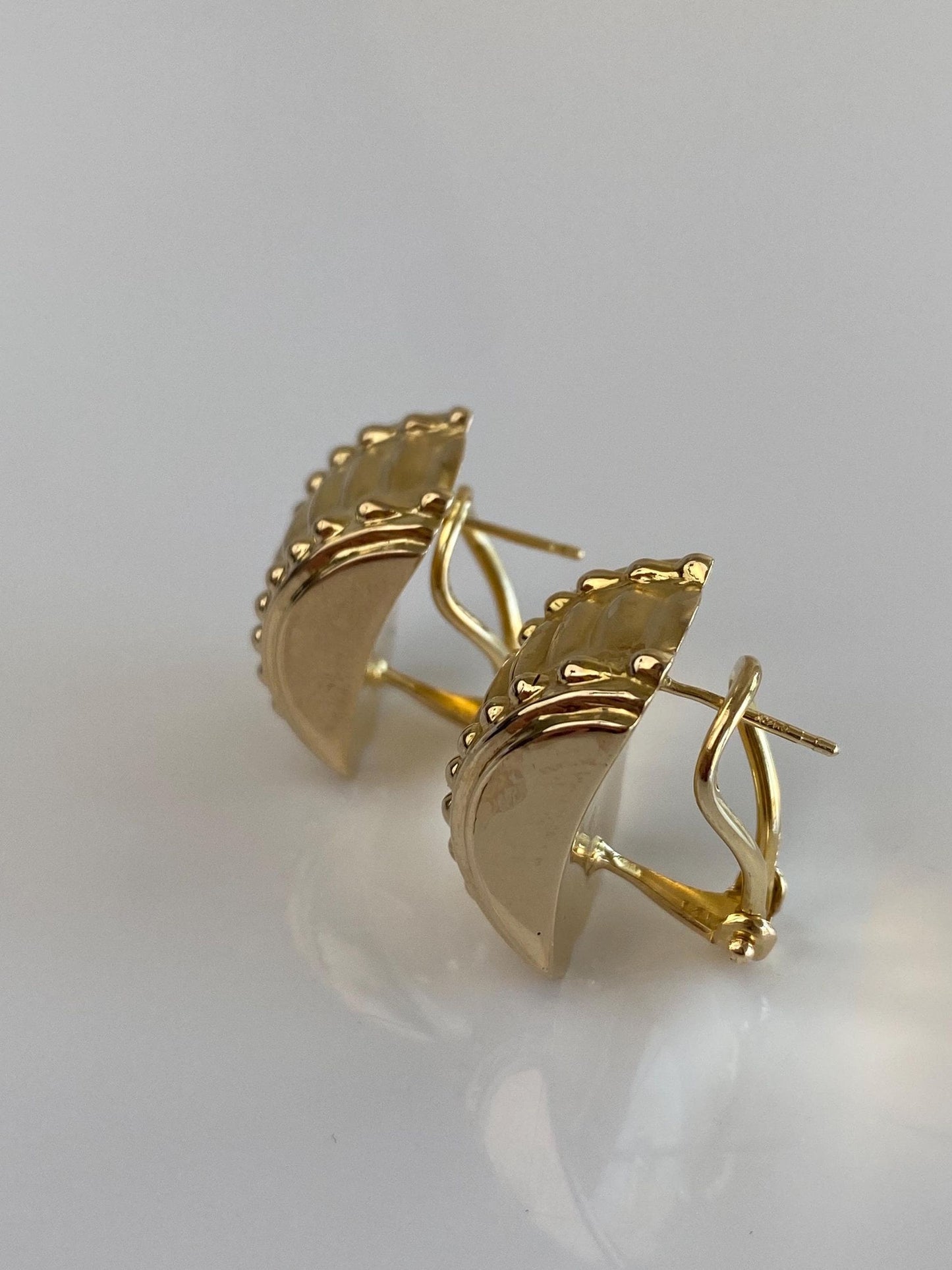 Vintage 14k Yellow Gold Design Domed Stud Earrings