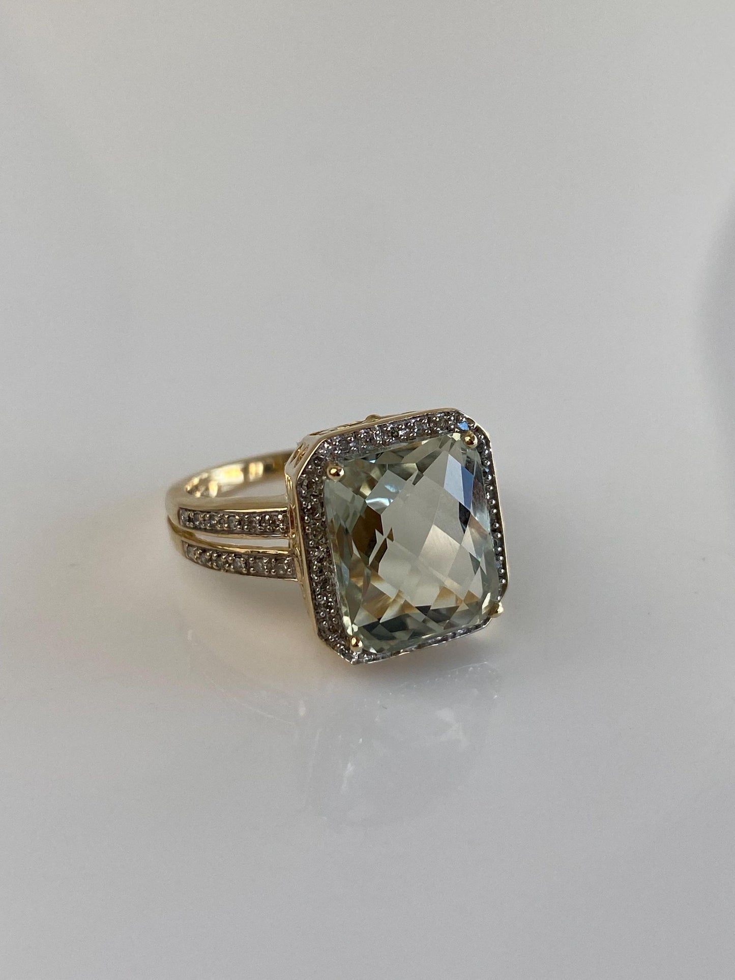 Vintage Solid 14k Yellow Gold Green Quartz Diamond Ring - Size 6.75