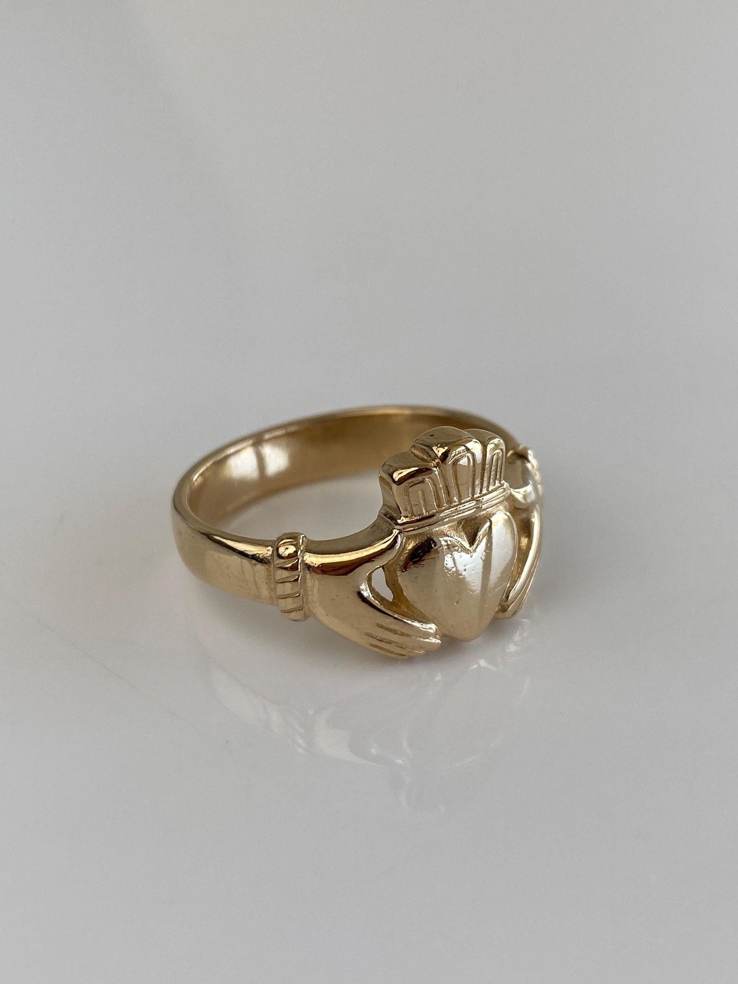 Vintage Solid 14k Yellow Gold Claddaugh Ring - Size 11