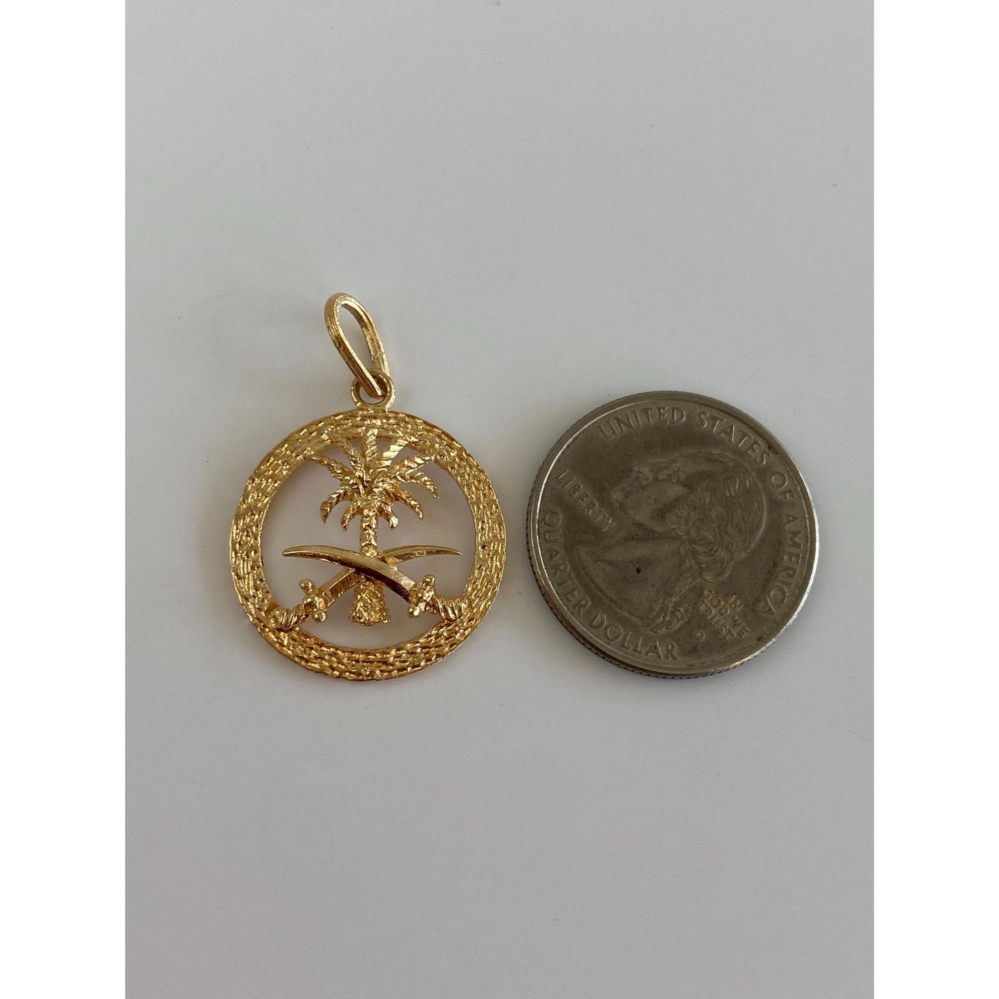 Vintage Solid 18k Yellow Gold Saudi Arabian National Emblem Charm