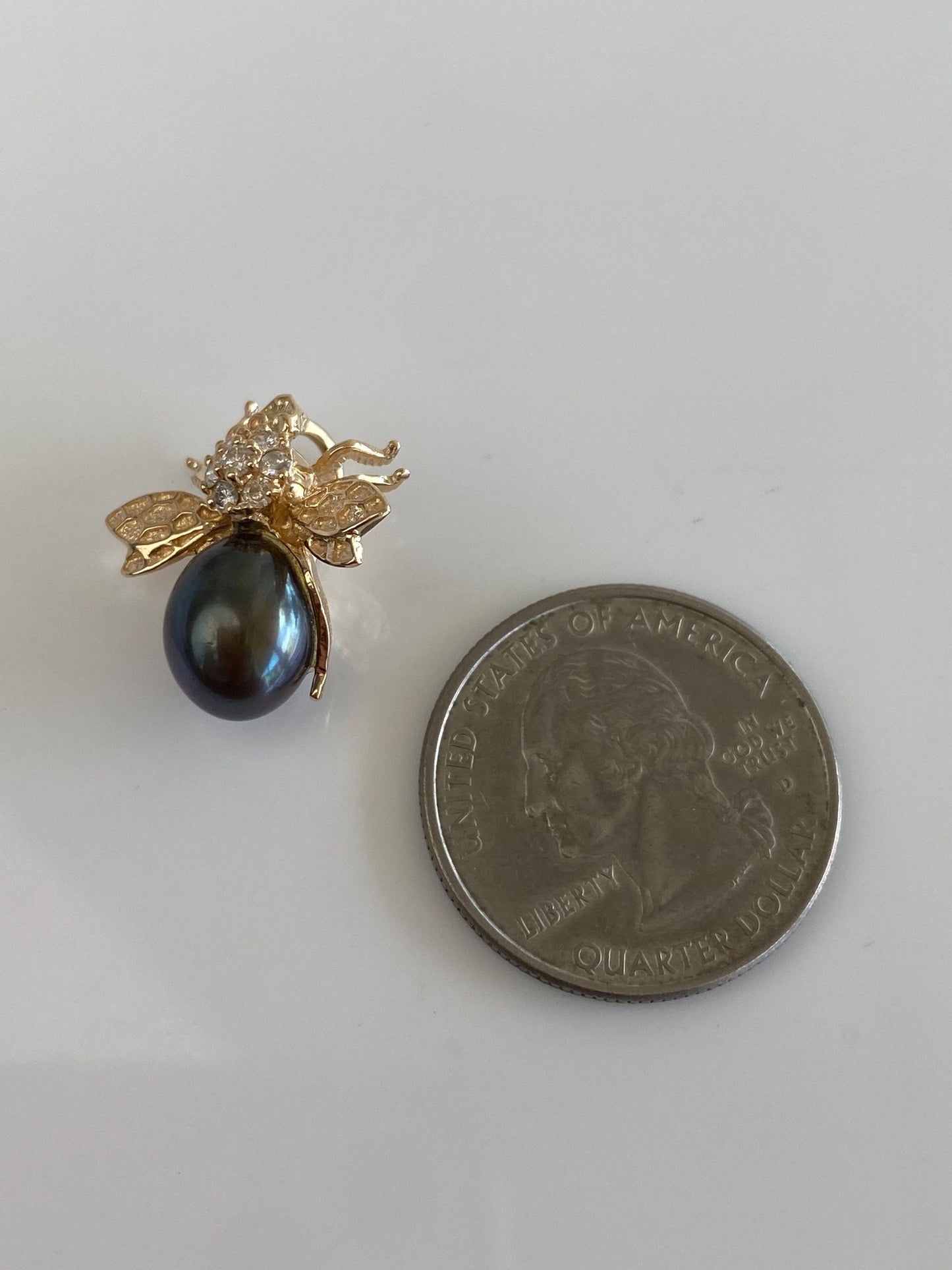 Vintage Solid 14k Yellow Gold Diamonds Grey Pearl Bee Slide Charm