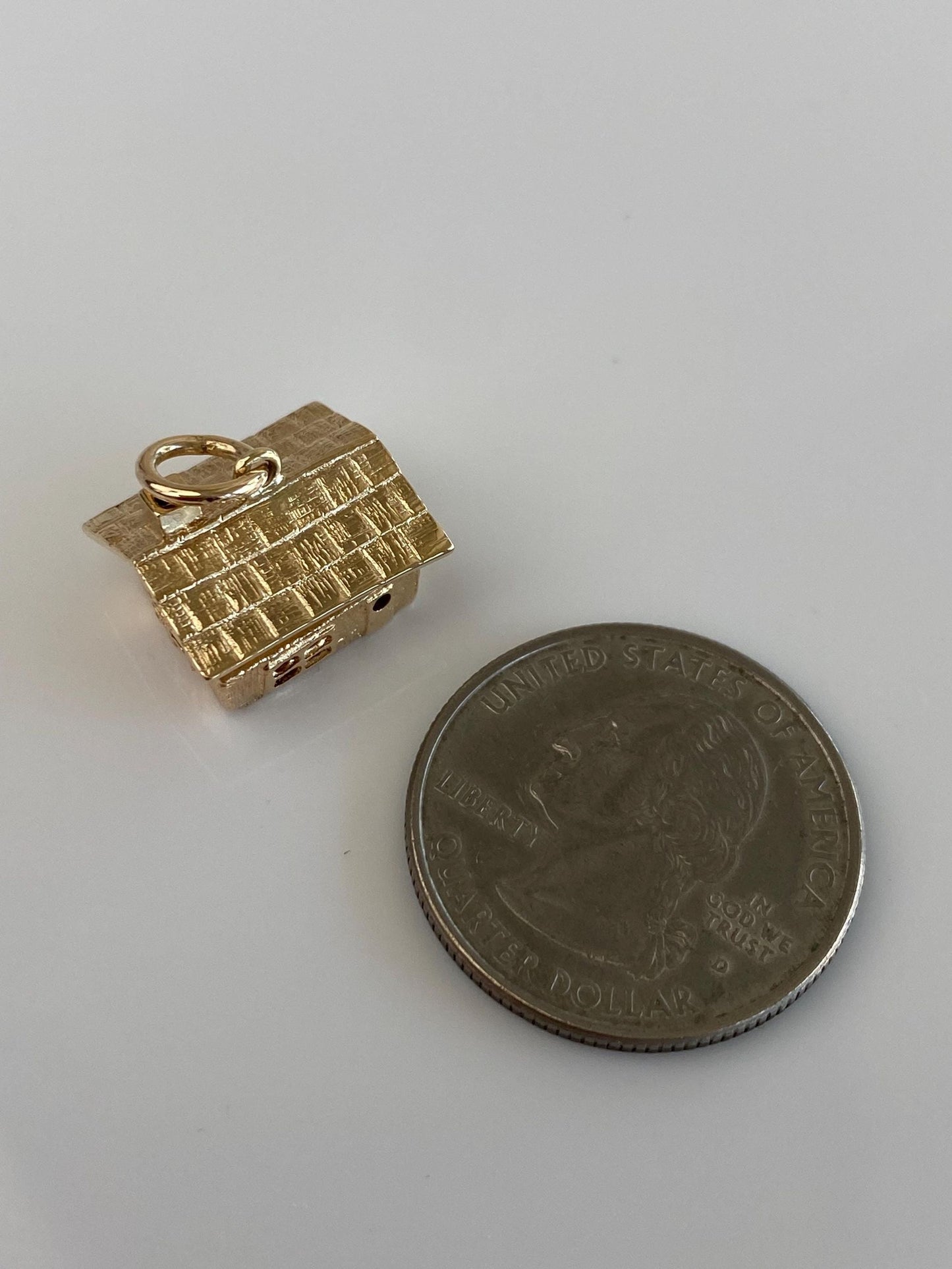 Vintage Solid 10k Yellow Gold Articulated House Cabin Charm
