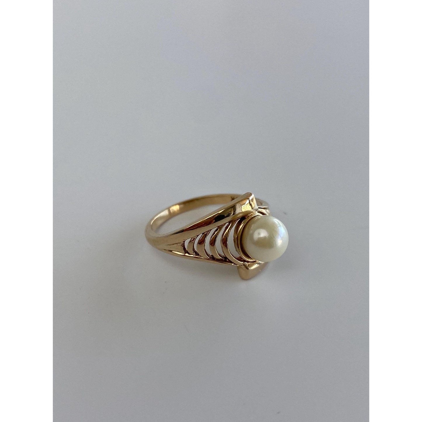 Vintage Solid 14k Yellow Gold Pearl Ring - Size 5.75