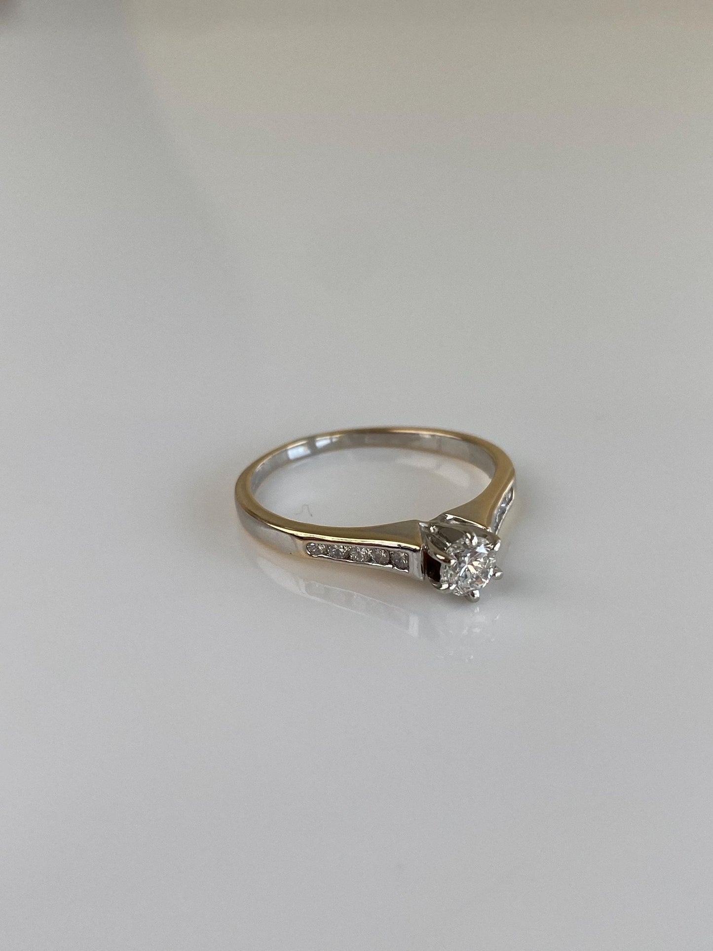 Vintage Solid 14k White & Yellow Gold Diamond Ring - Size 8.25