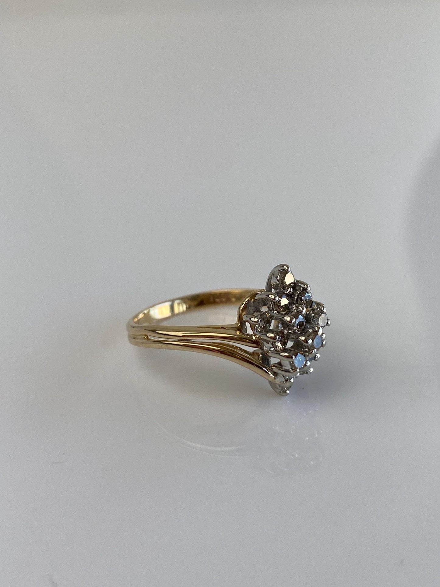 Vintage Solid 14k Yellow & White Gold Diamond Cluster Twist Ring - Size 7.25