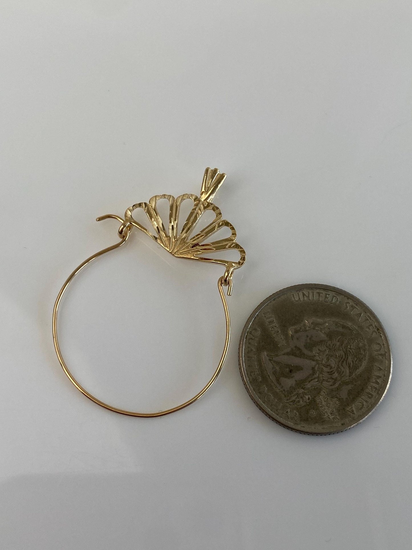 Vintage Solid 14k Yellow Gold Diamond Cut Scalloped Fan Design Charm Holder Charm