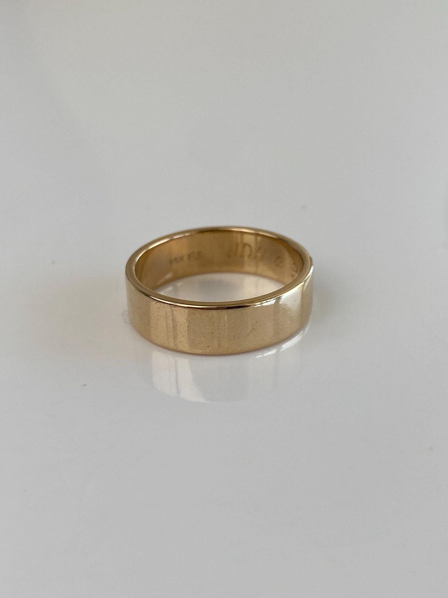 Vintage Solid 14k Yellow Gold Straight Edge Ring Band - Size 8