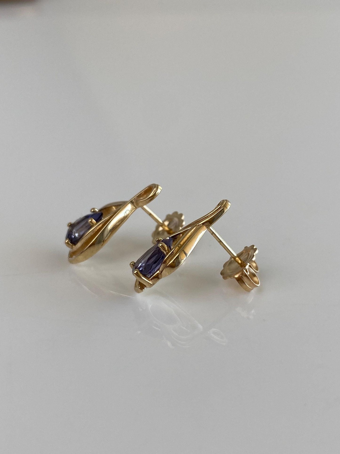 Vintage Solid 14k Yellow Gold Tanzanite Drop Earrings