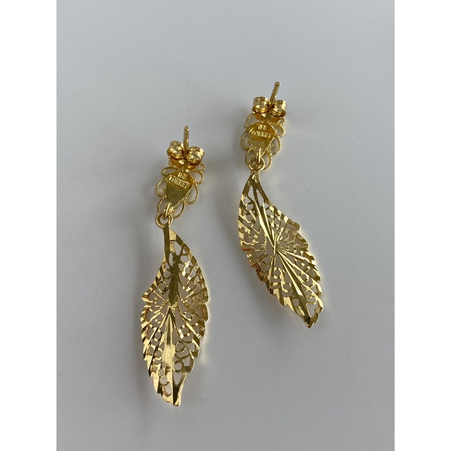 Vintage Solid 18k Yellow Gold Diamond Cut Leaf Dangle Stud Earrings