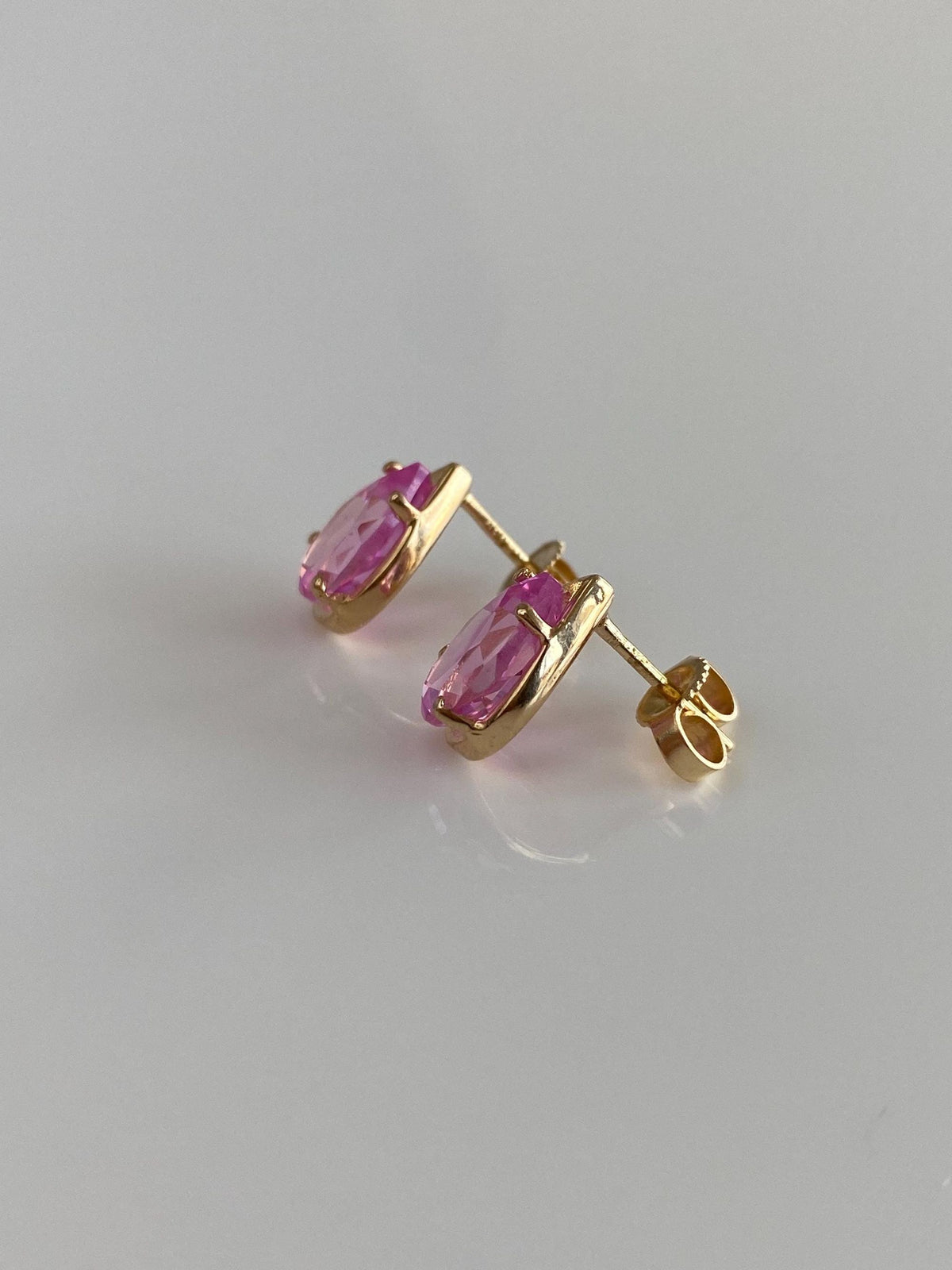 Vintage Solid 14k Yellow Gold Pink Sapphire Teardrop Stud Earrings