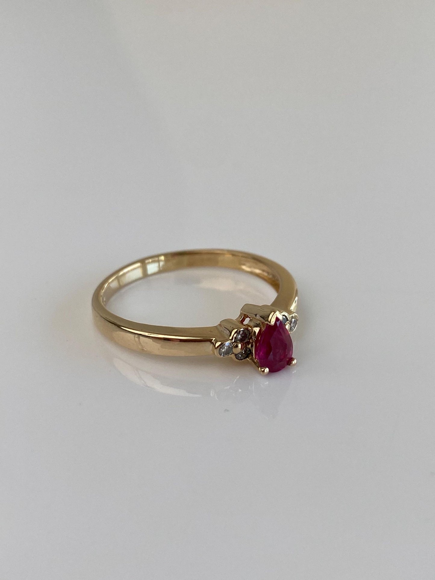 Vintage Solid 14k Yellow Gold Diamond Ruby Teardrop Ring - Size 9.75