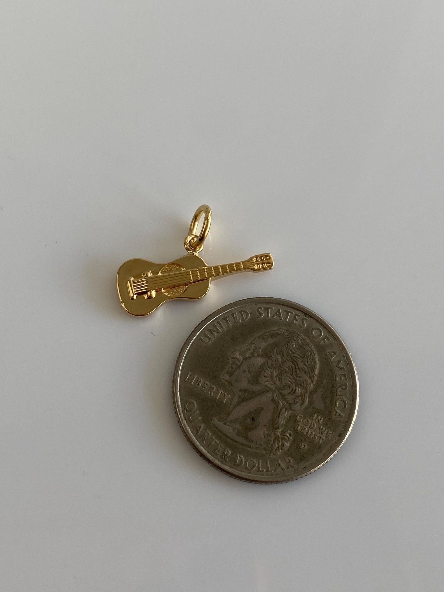Vintage 18k Yellow Gold Guitar Charm