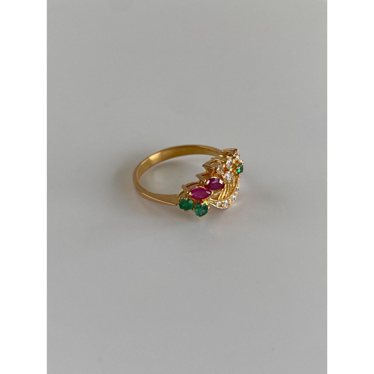 Vintage Solid 20k Yellow Gold Ruby Emerald Cubic Zirconia Ring - Size 6.75
