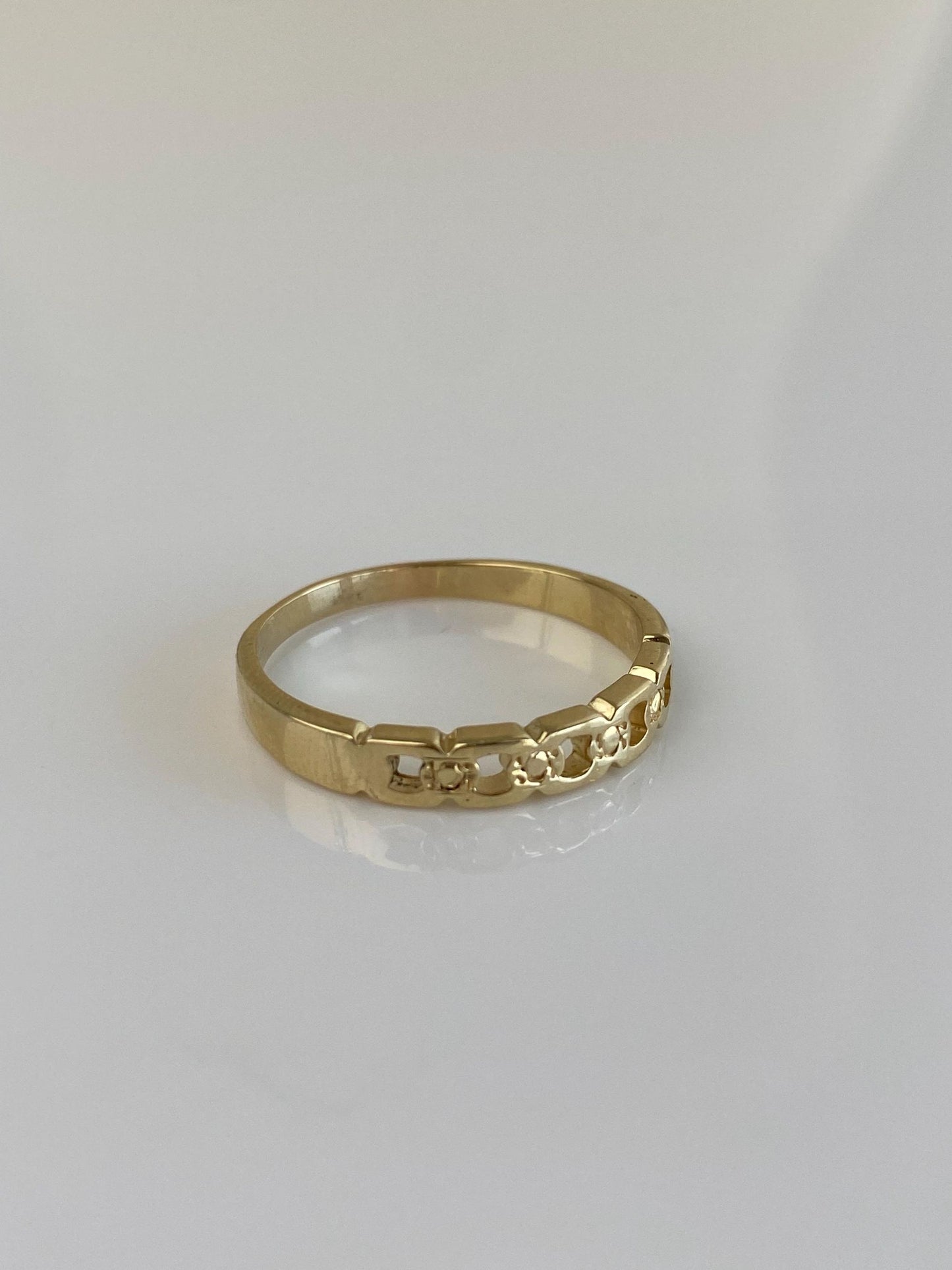 Vintage Solid 14k Yellow Gold Link Design Ring Band - Size 8.25