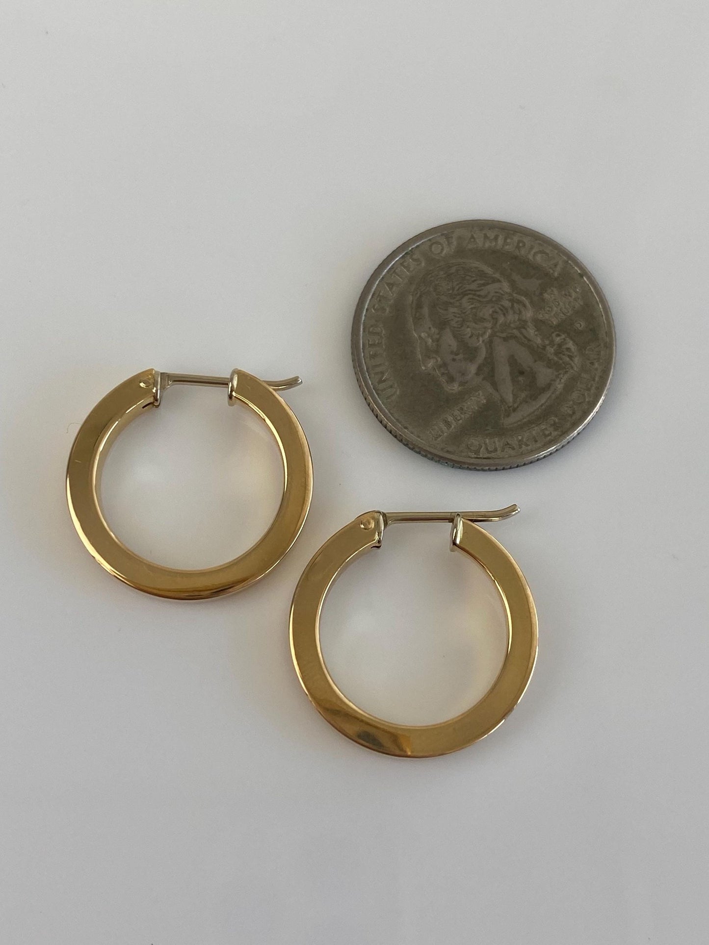 Vintage 18k Yellow Gold Square Edge Hoop Earrings