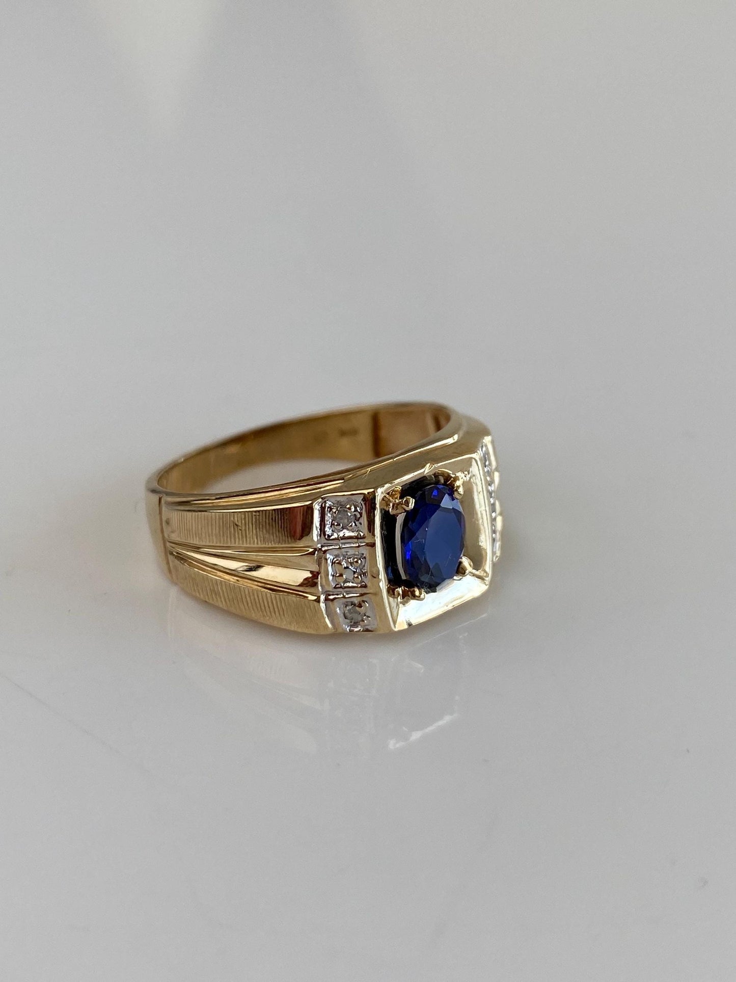 Vintage Solid 10k Yellow Gold Diamond Blue Sapphire Ring Band - Size 9.75
