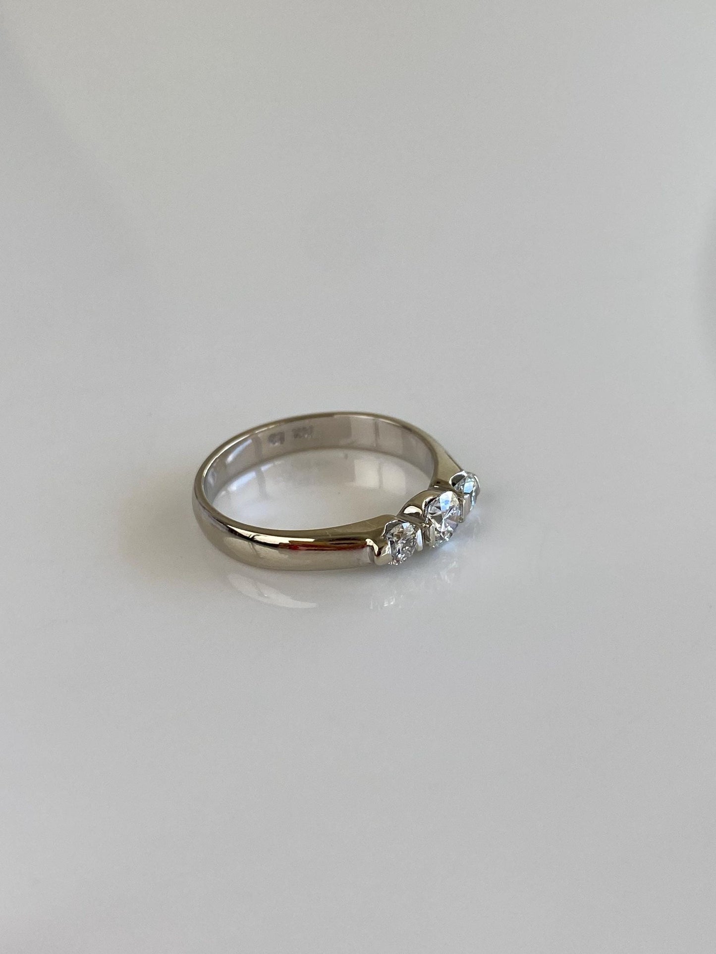 Vintage Solid 14k White Gold Diamonds Ring - Size 6.25