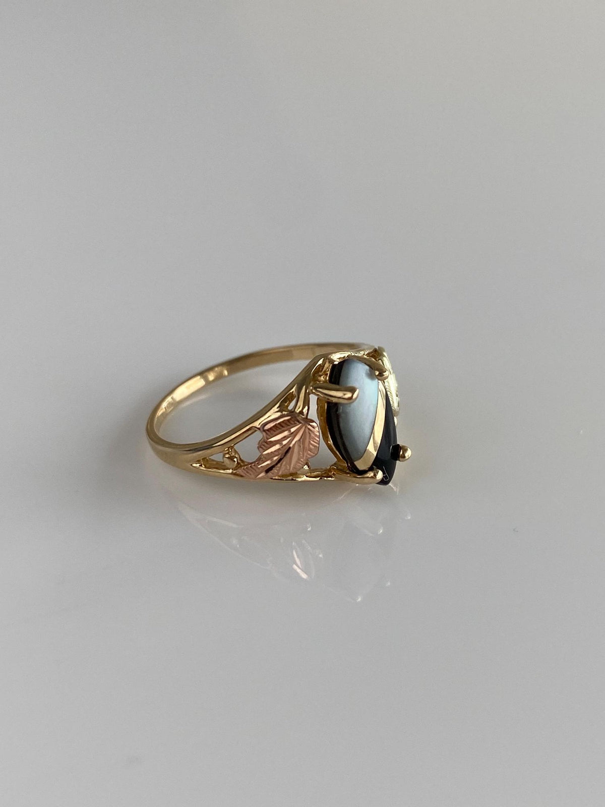 Vintage Solid 10k Black Hills Gold Marquis Onyx Mother of Pearl Inlay Leaves Ring - Size 5.75