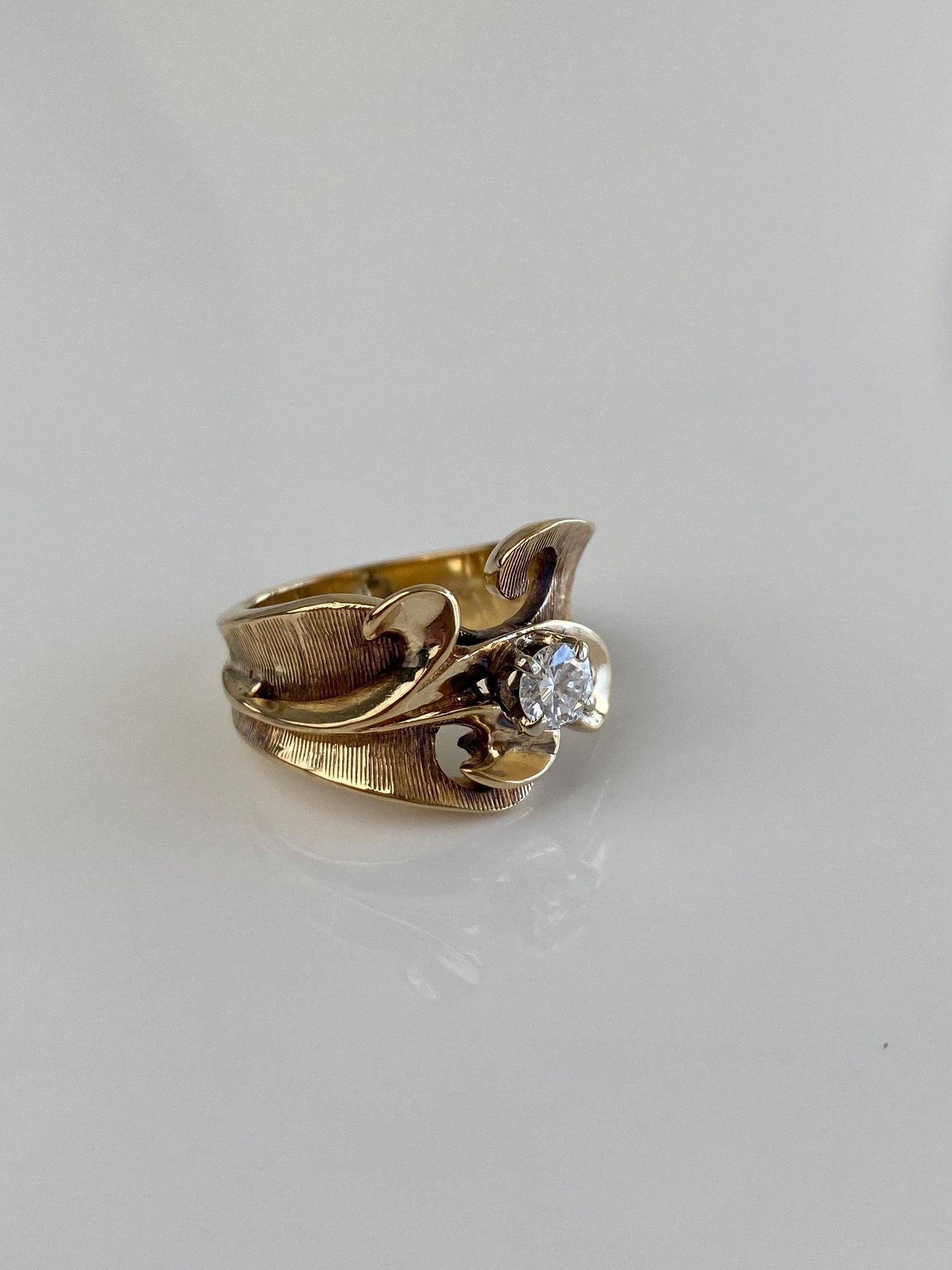 Vintage Solid 14k Yellow Gold Diamond Design Ring - Size 4.25