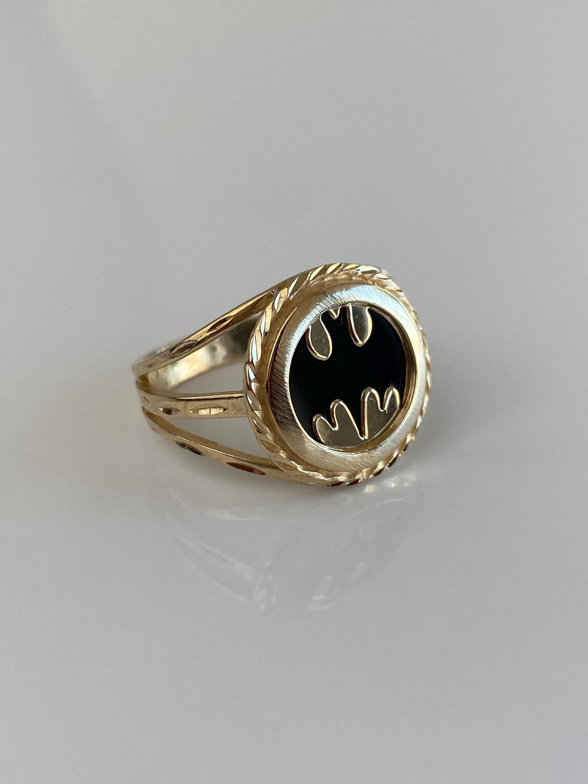 Vintage Solid 14k Yellow Gold Black Onyx Batman Ring - Size 9.5