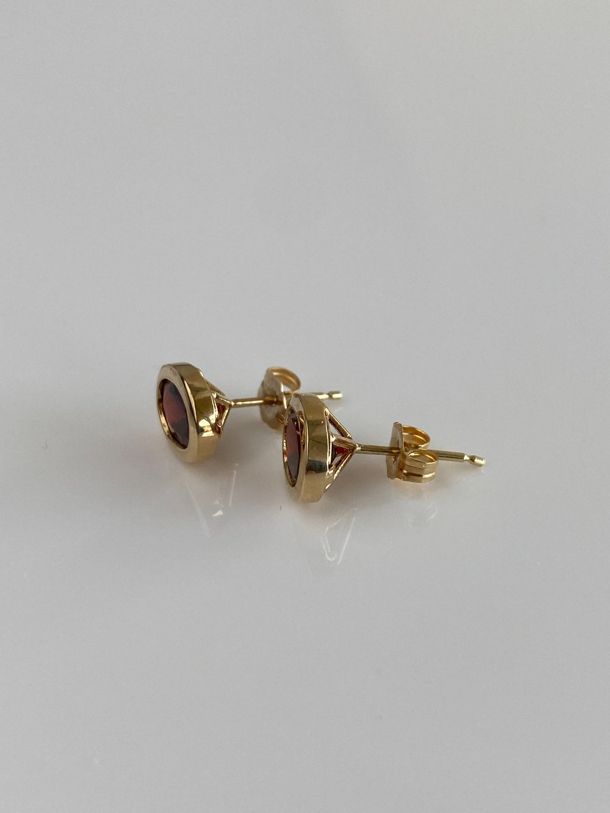 Vintage Solid 14k Yellow Gold Bezel Set Garnet Stud Earrings