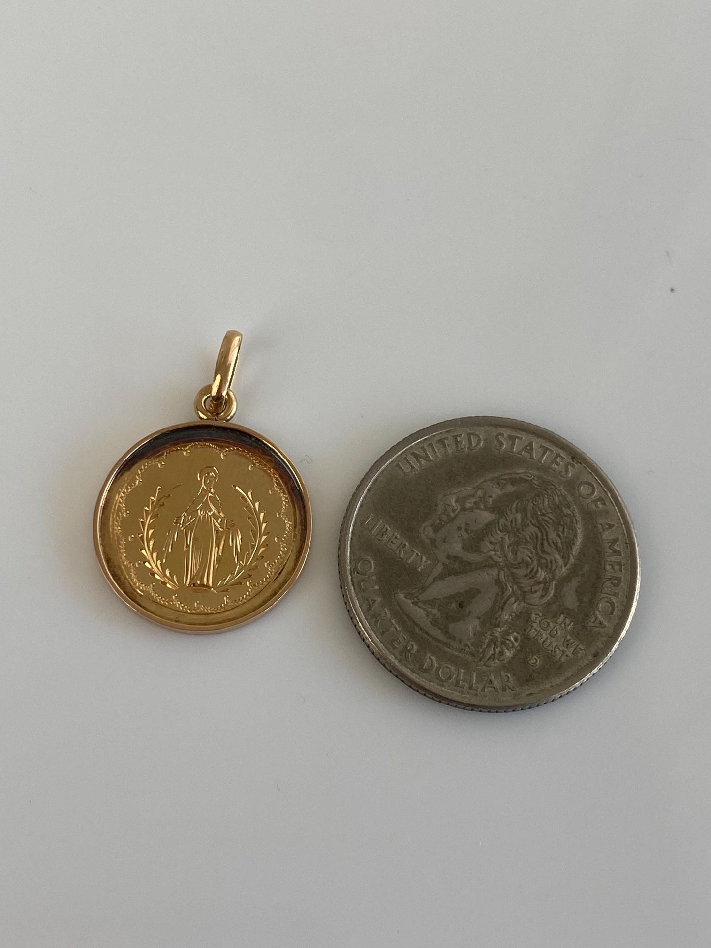 Vintage Solid 18k Yellow Gold Religious Charm