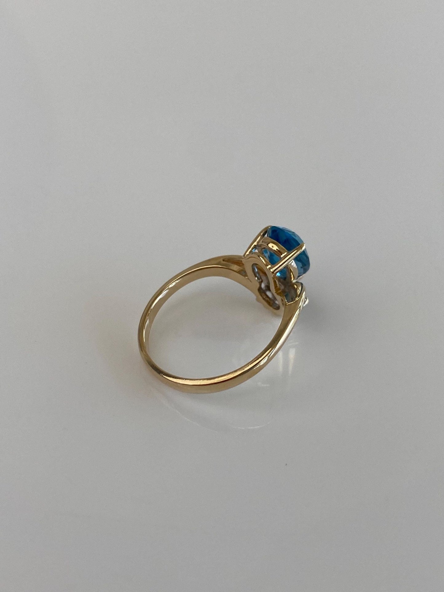 Vintage Solid 14k Yellow Gold Diamonds Topaz Teardrop Chevron Ring - Size 6.25
