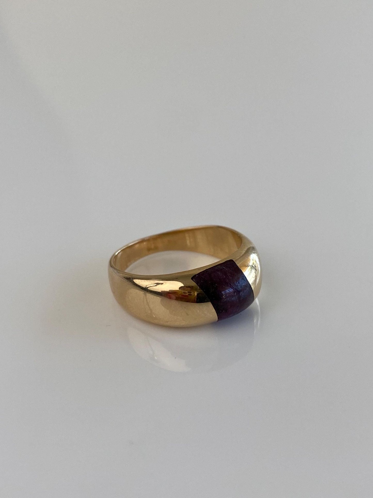 Vintage Solid 14k Yellow Gold Purple Inlay Ring - Size 5.75