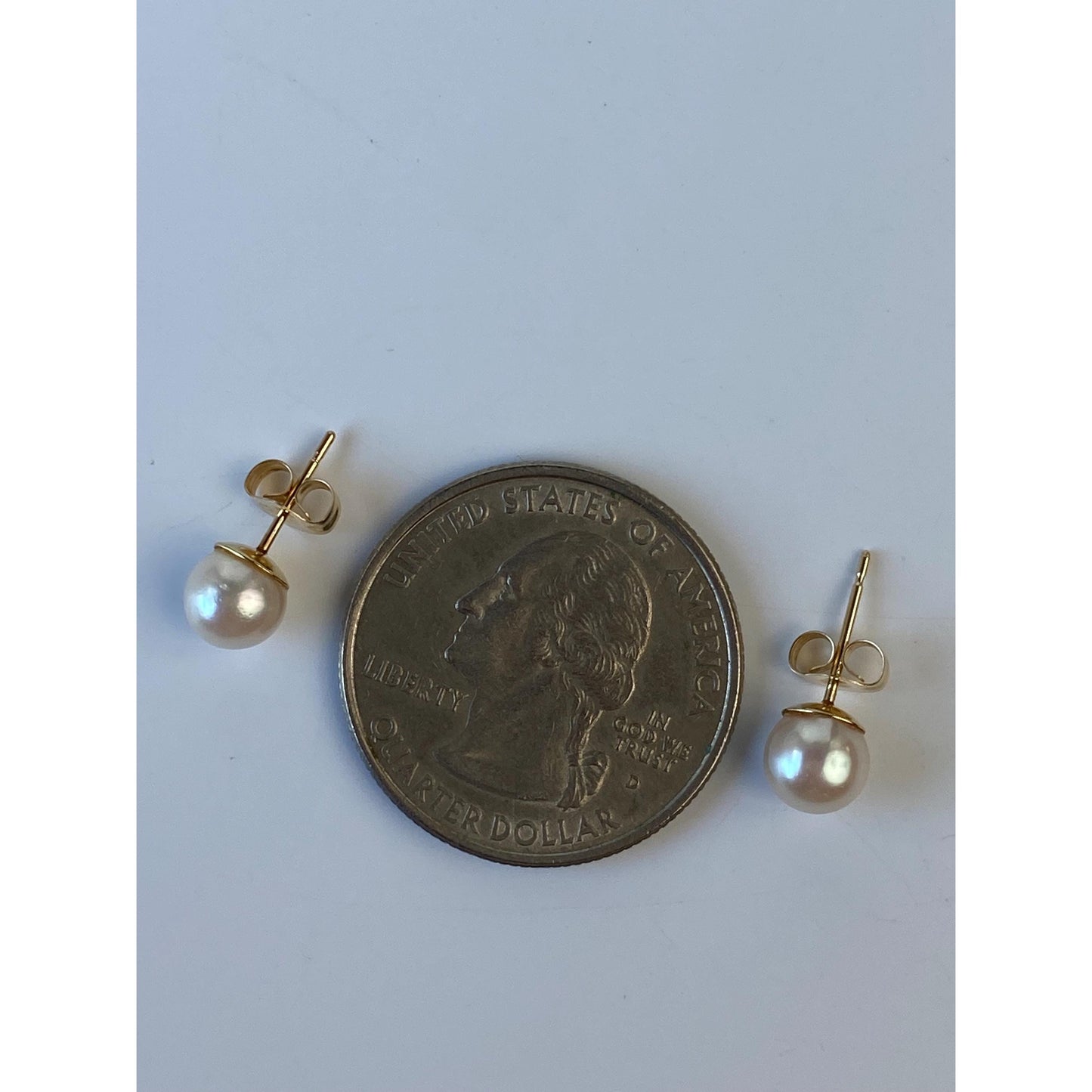 Vintage Solid 14k Yellow Gold Pearl Stud Earrings