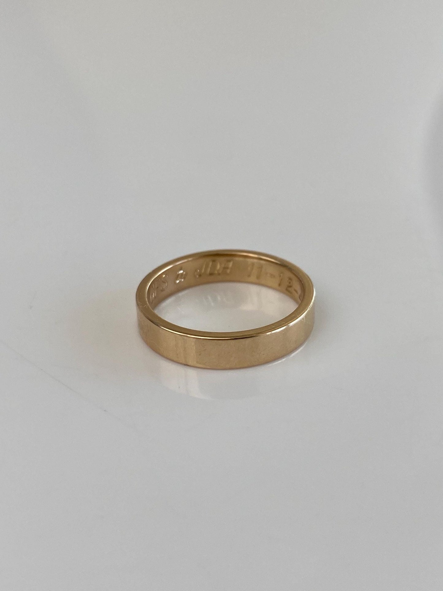 Vintage Solid 14k Yellow Gold Straight Edge Ring Band - Size 6.75