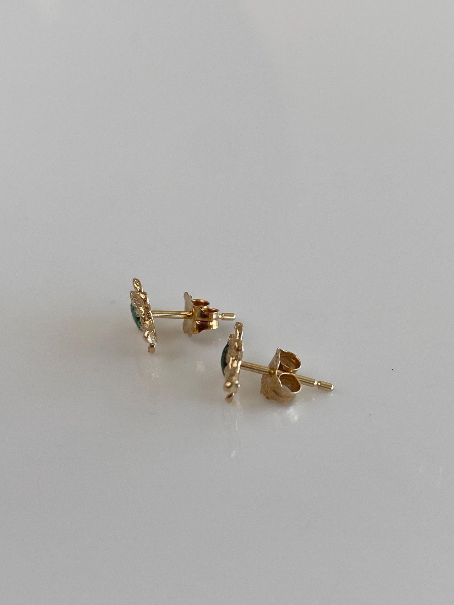 Vintage Solid 14k Yellow Gold Green Enamel Sea Turtle Stud Earrings