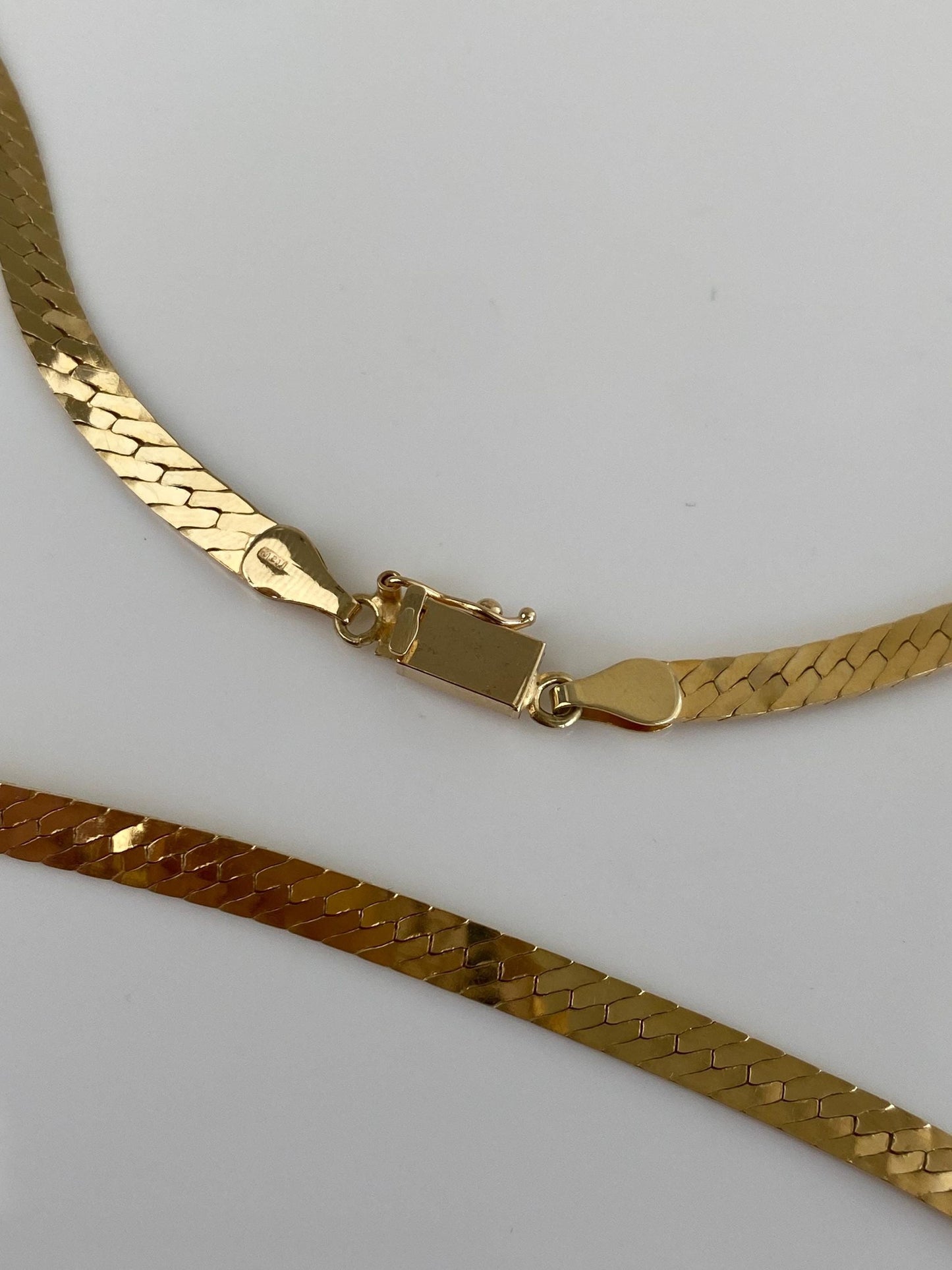 Vintage Solid 14k Yellow Gold Chunky Herringbone Chain Necklace - 20 inches