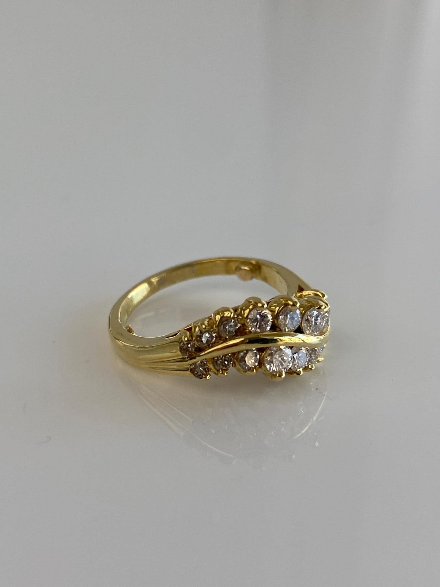 Vintage Solid 18k Yellow Gold Diamond Cluster Ring - Size 5.5