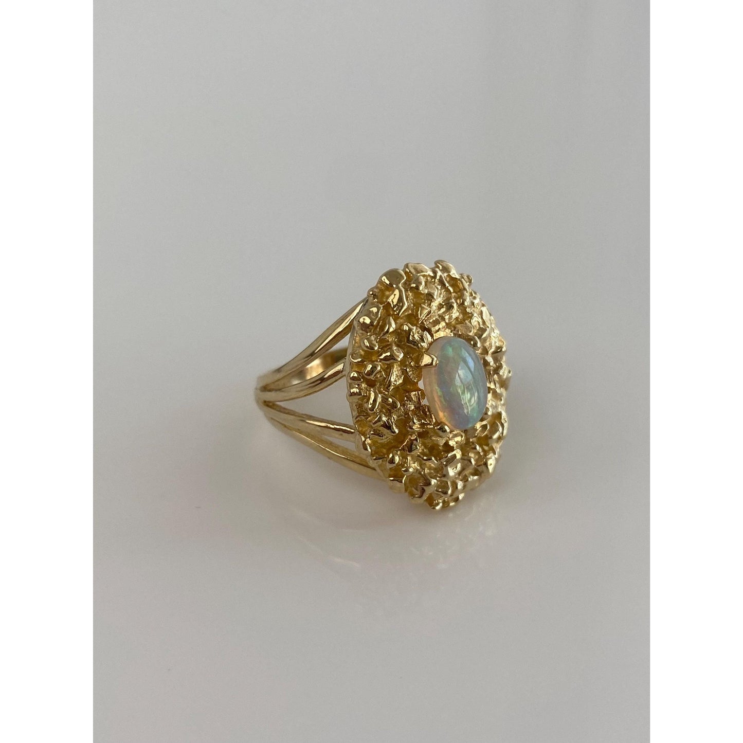 Vintage Solid 14k Yellow Gold Opal Textured Ring - Size 7