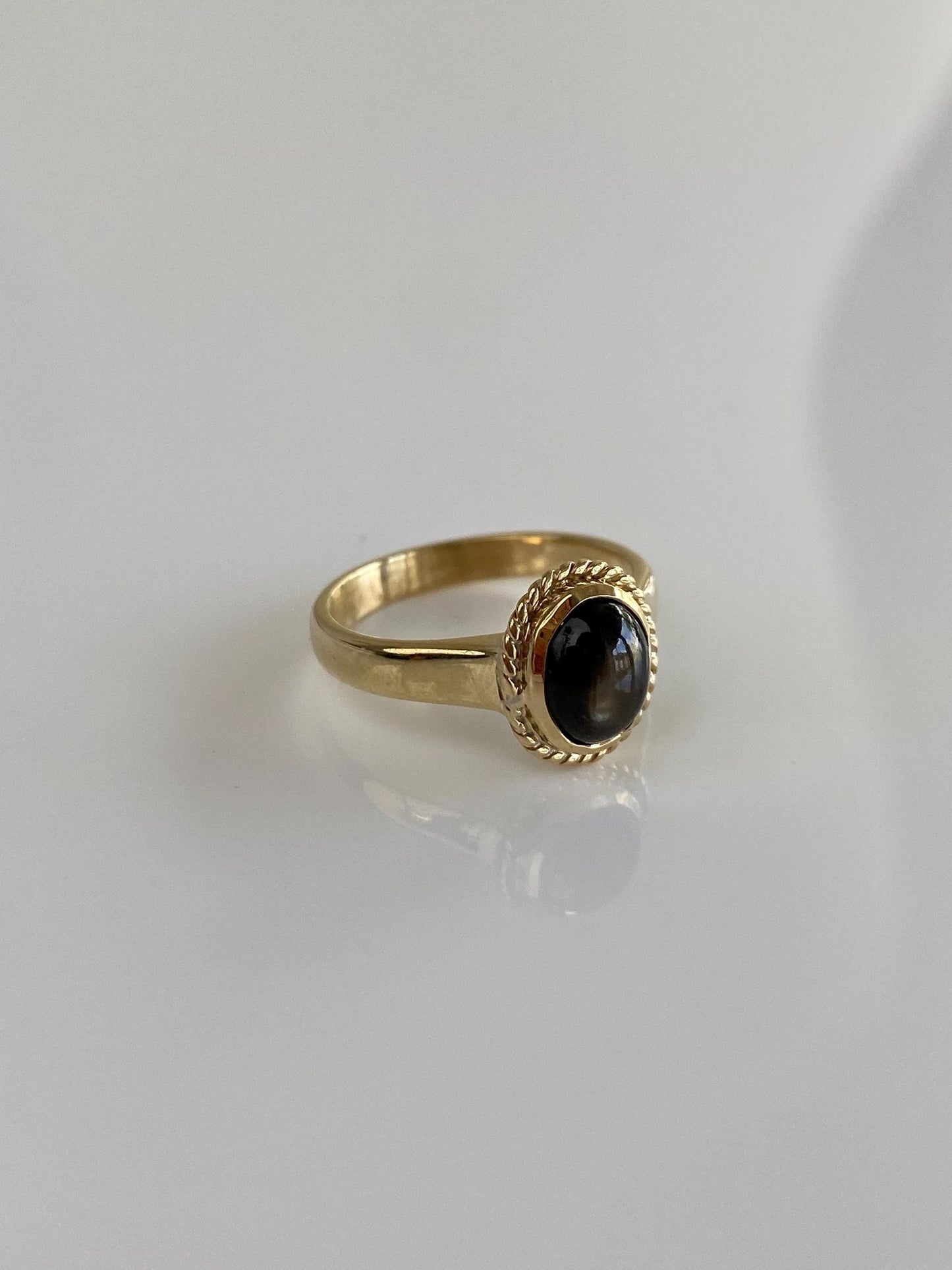 Vintage Solid 10k Yellow Gold Star Sapphire Ring - Size 5.25