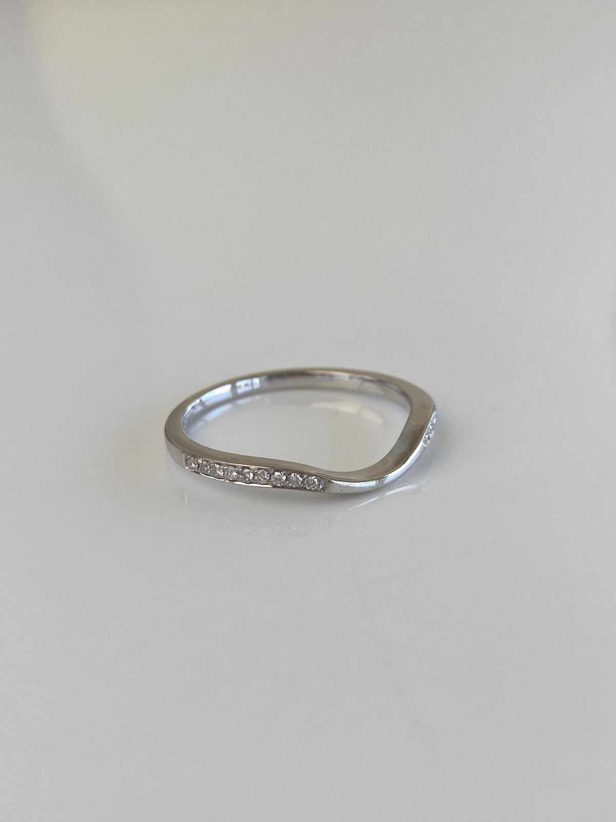 Vintage Solid 14k White Gold Diamonds Slim Wavy Ring Band - Size 7