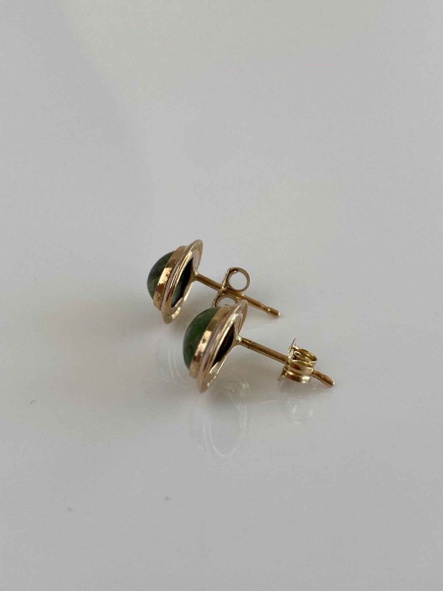 Vintage Solid 14k Yellow Gold Nephrite Stud Earrings