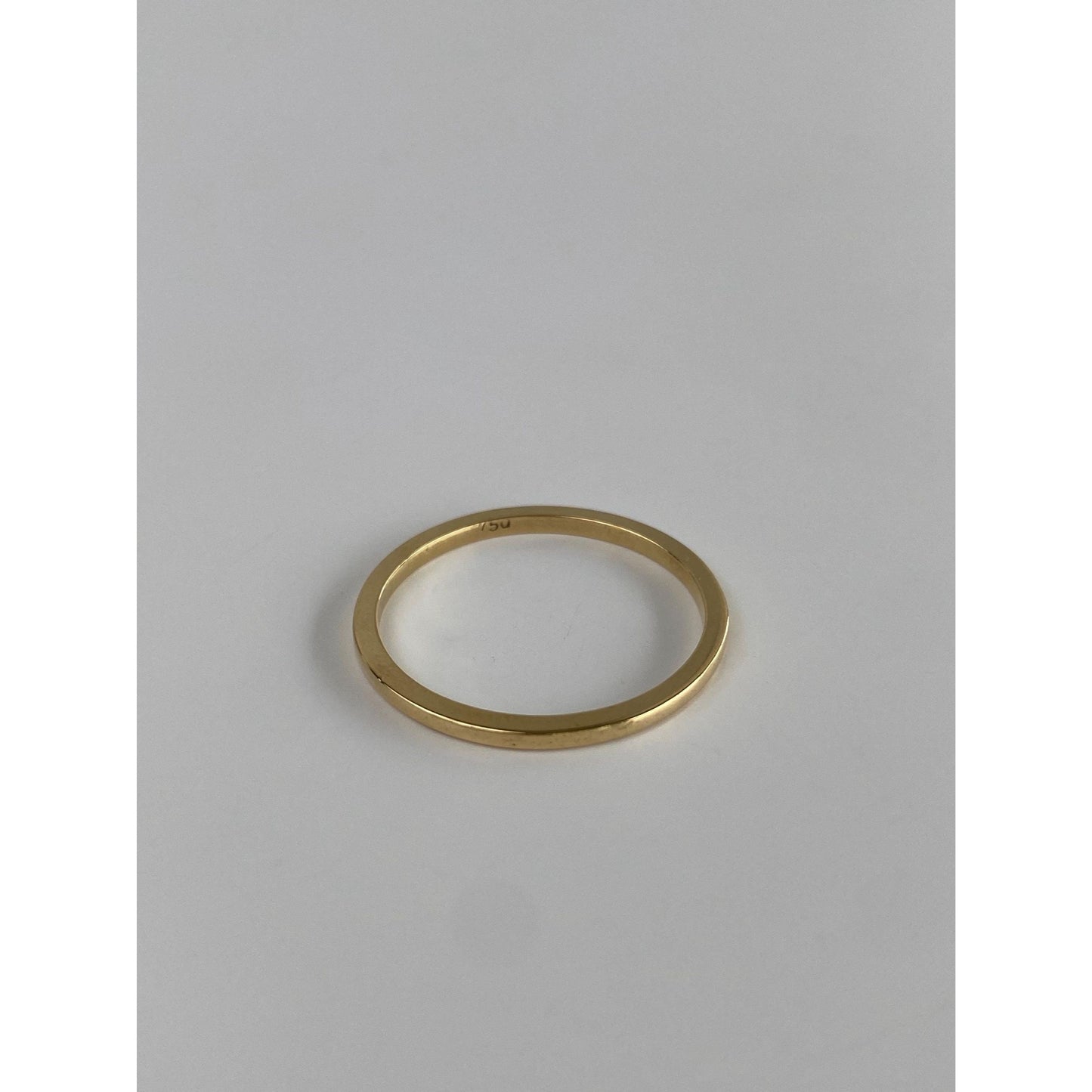 Vintage Solid 18k Yellow Gold Slim Ring Band - Size 8.75