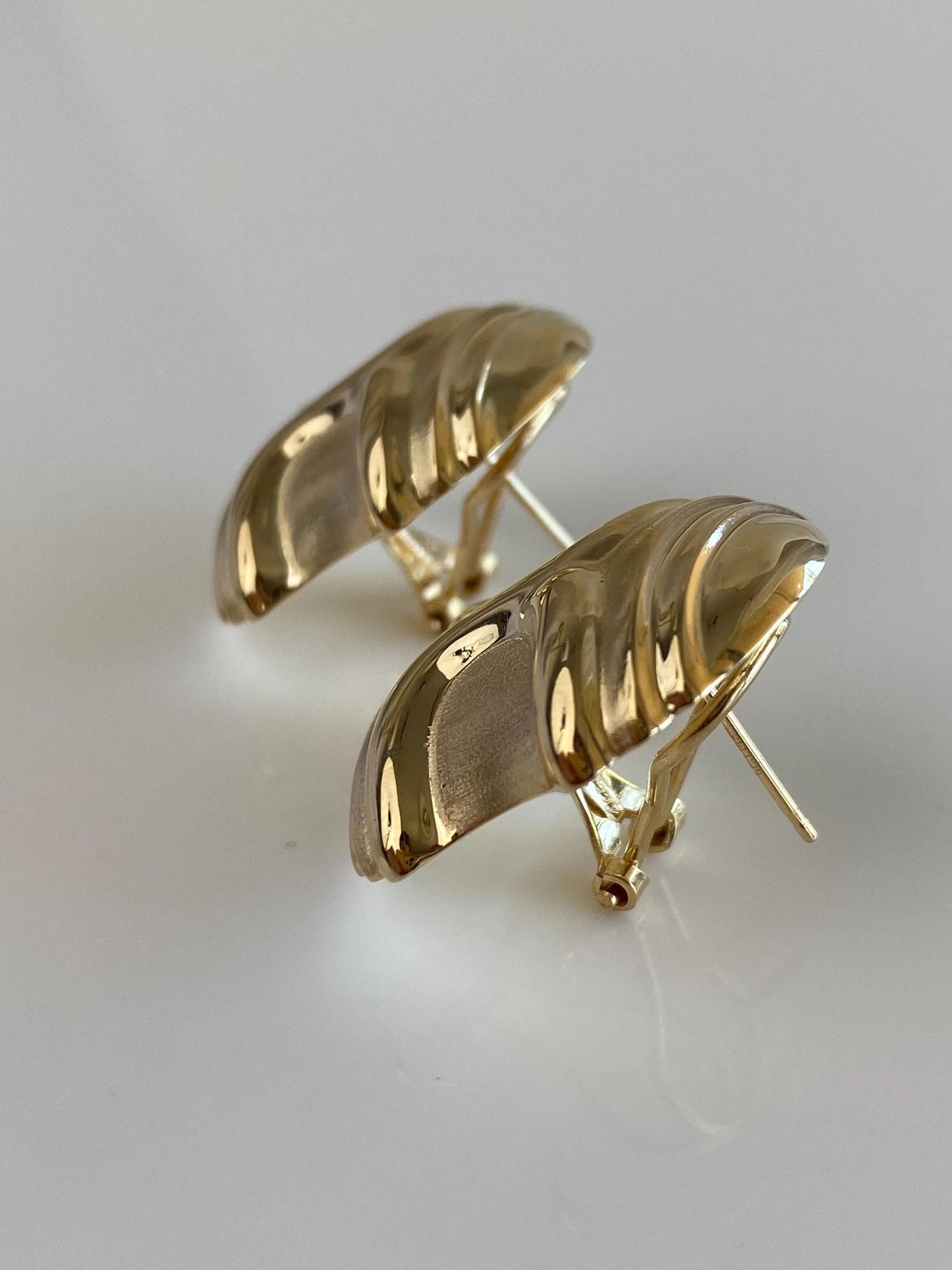 Vintage 14k Yellow Gold Large Designed Domed Drop Earrings