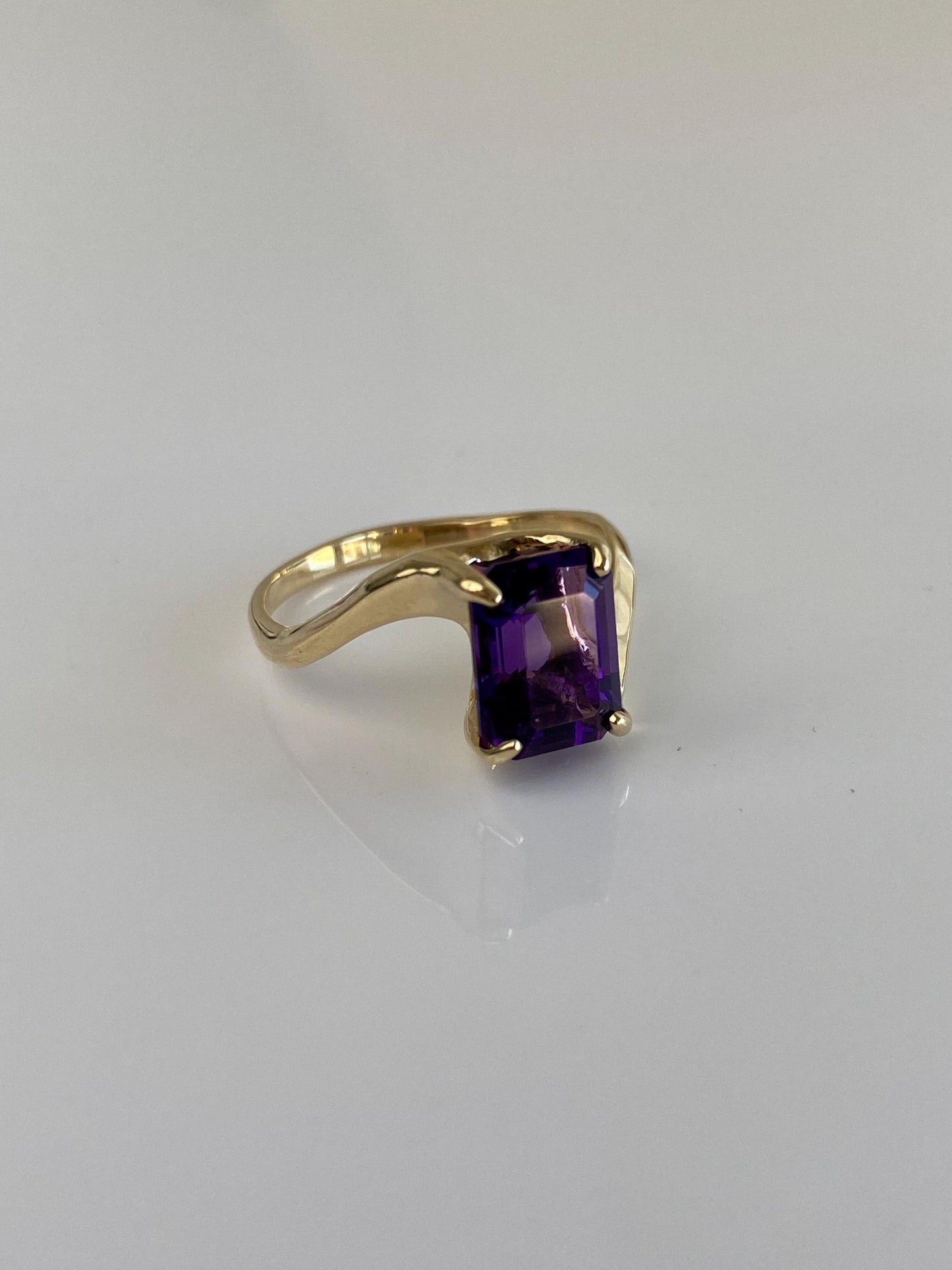 Vintage Solid 14k Yellow Gold Amethyst Ring - Size 7