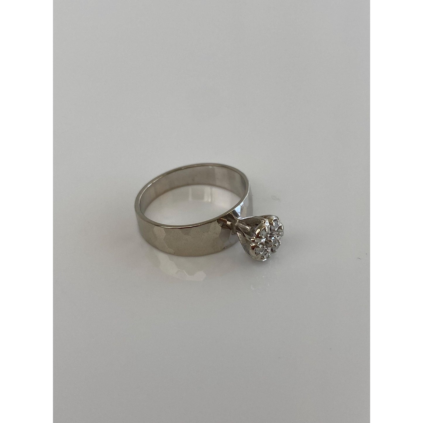 Vintage Solid 10k White Gold Diamond Cluster Faceted Ring Band - Size 5.25