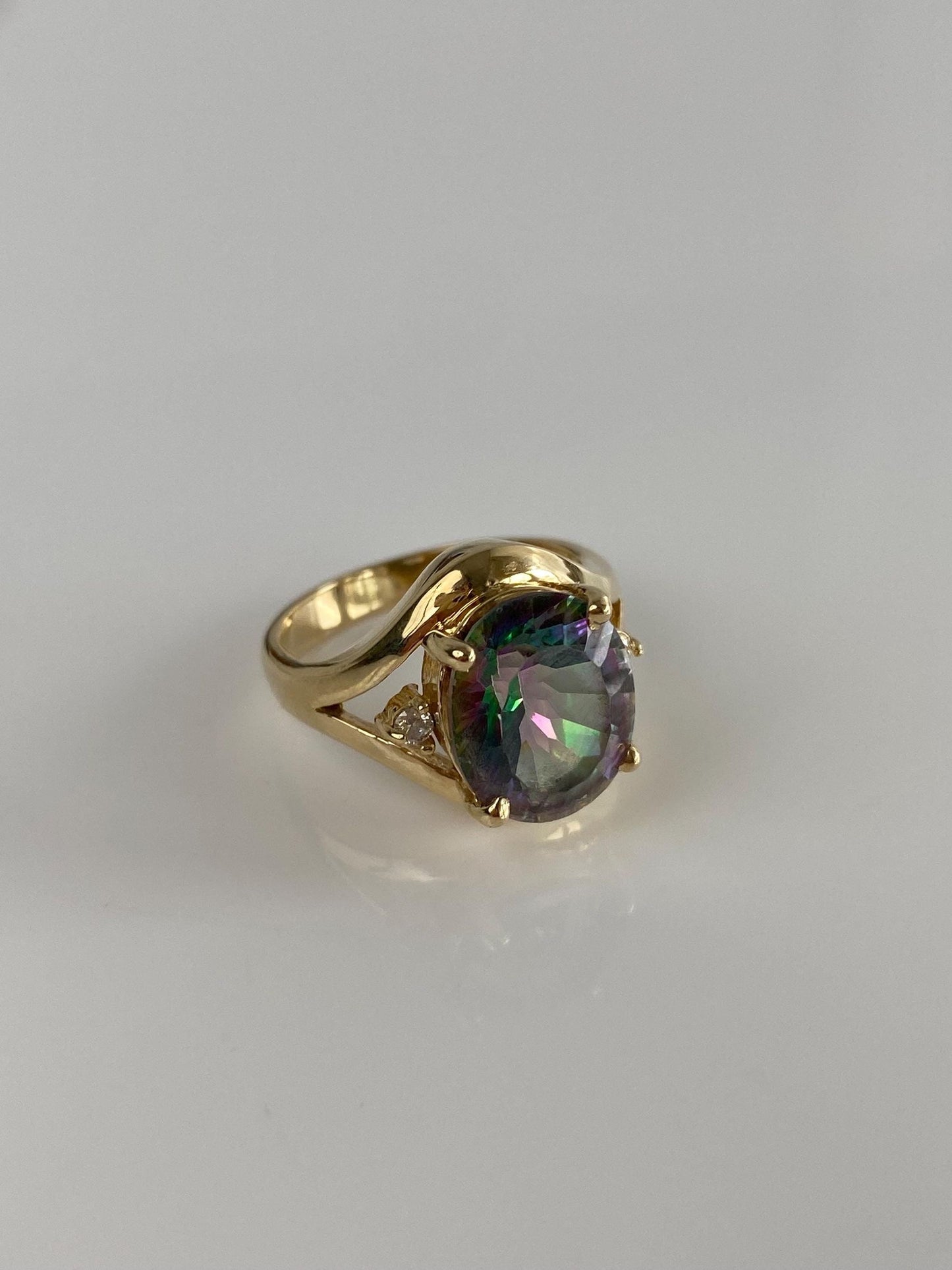 Vintage Solid 14k Yellow Gold Diamond Mystic Topaz Ring - Size 4.75