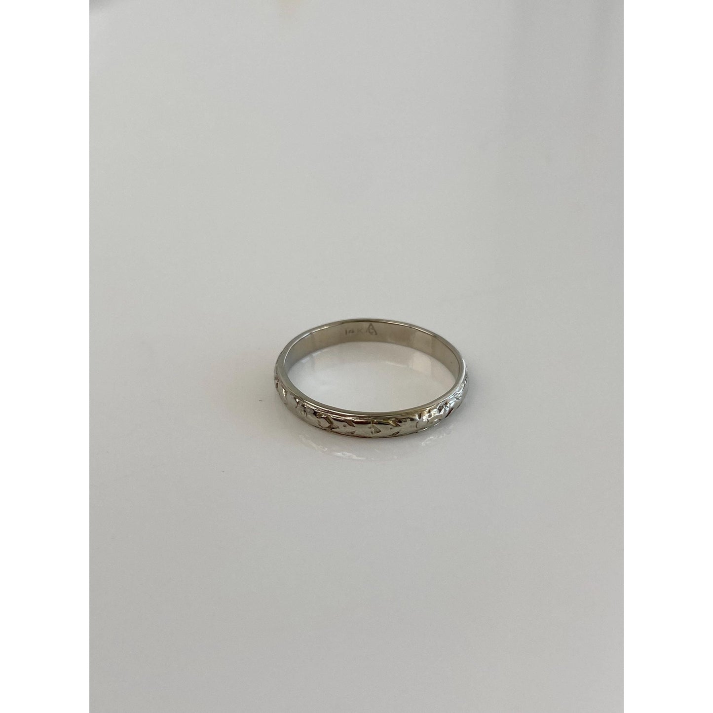 Vintage Solid 14k White Gold Designed Ring Band - Size 6.5