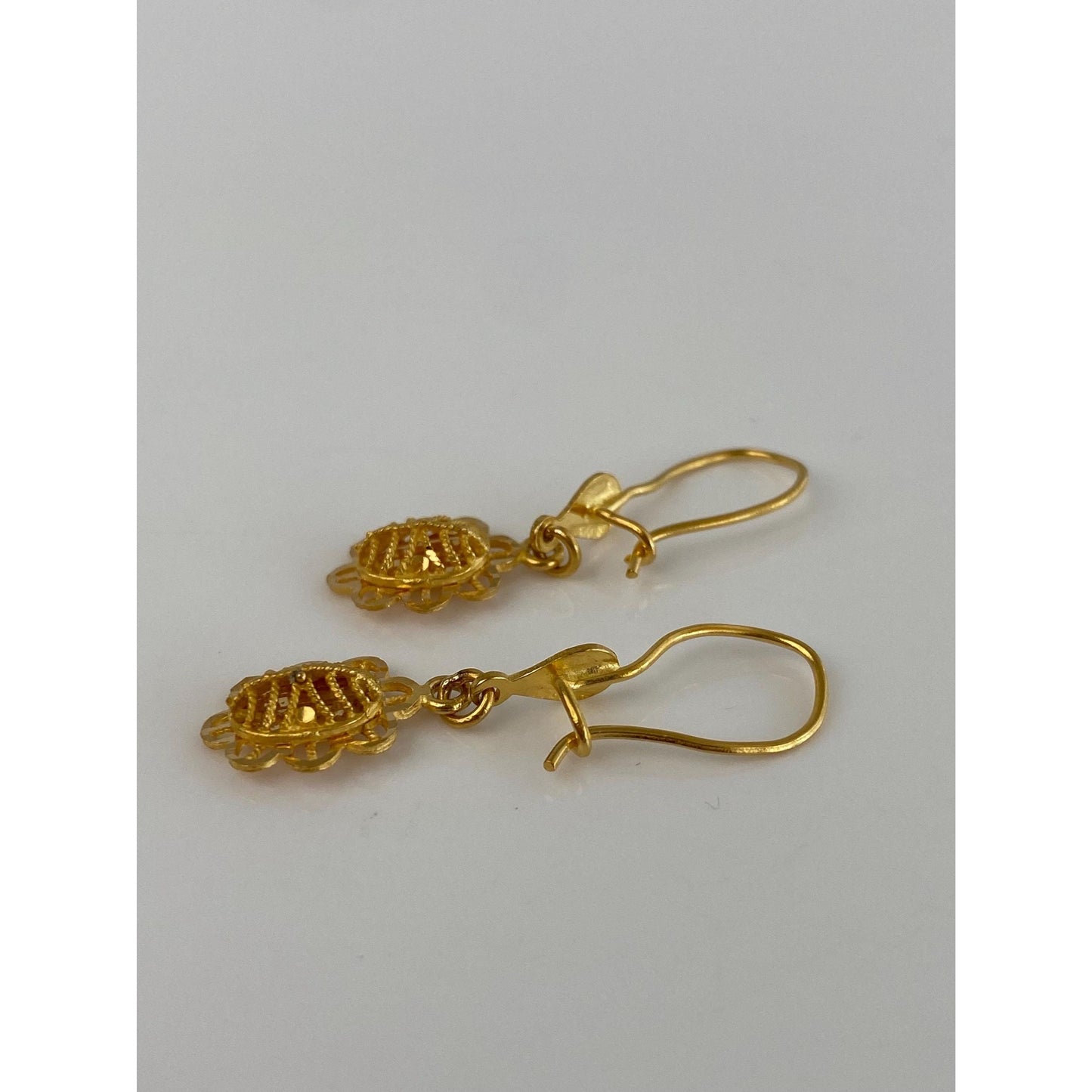 Vintage Solid 21k Yellow Gold Diamond Cut Flower Dangles