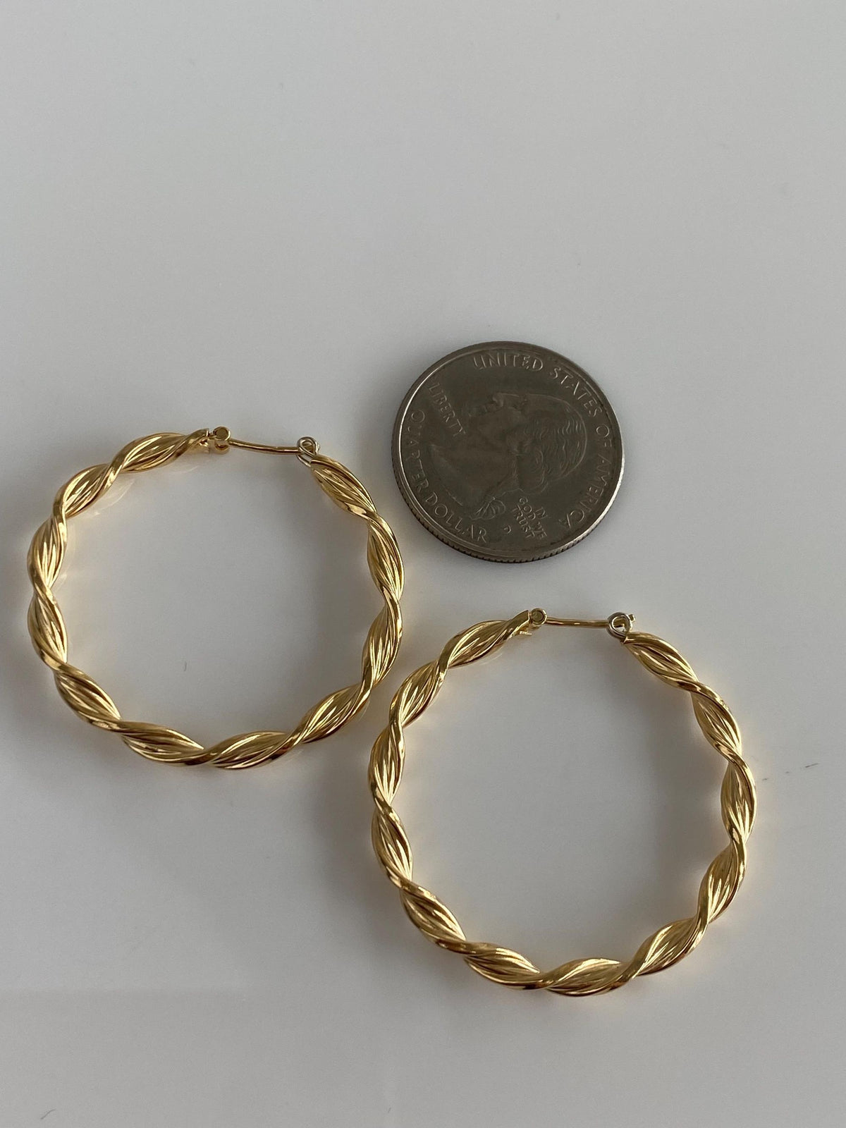 Vintage 18k Yellow Gold Twisted Hoop Earrings