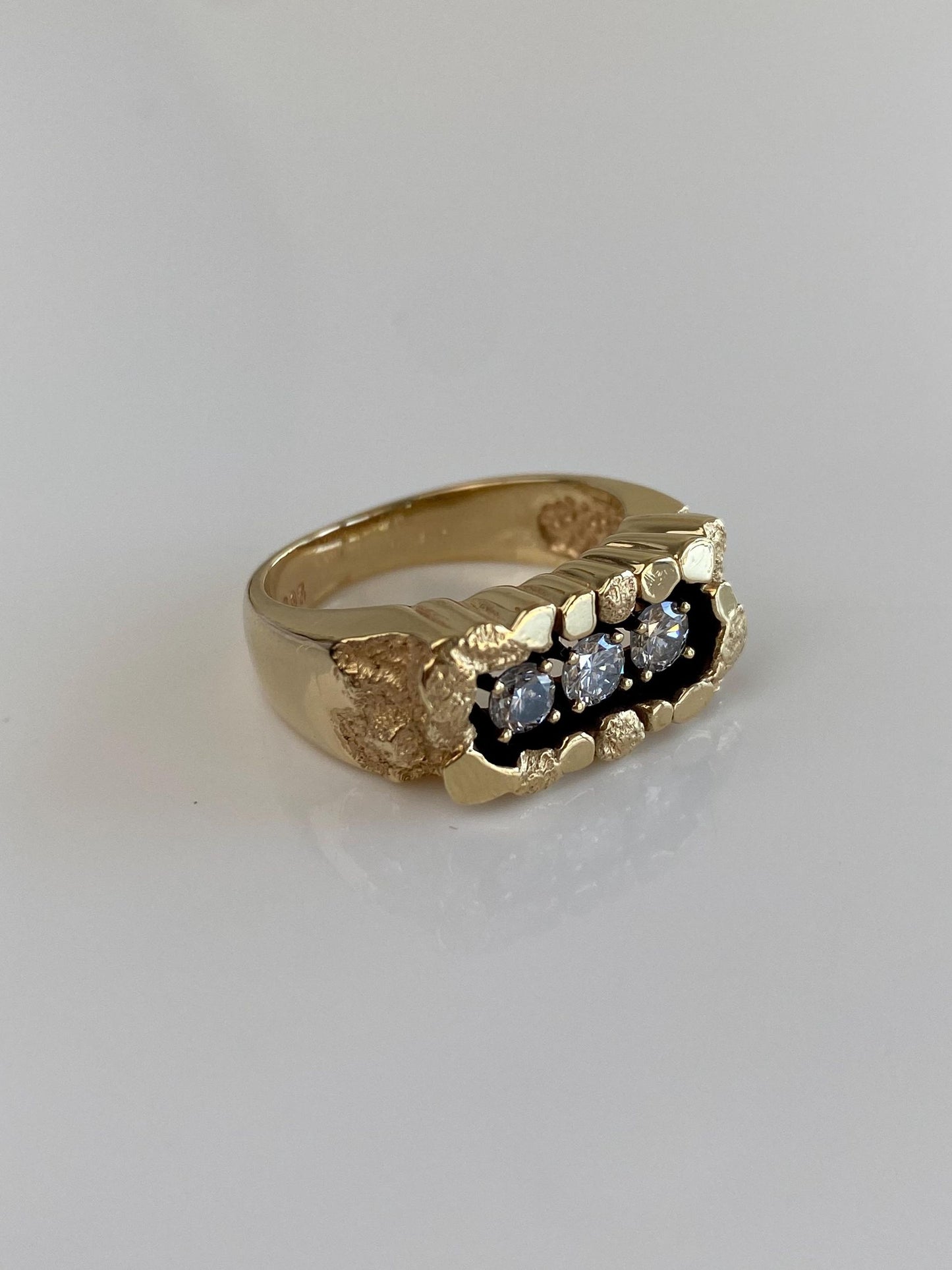Vintage Solid 14k Yellow Gold Diamond Row Nugget Ring - Size 8.25