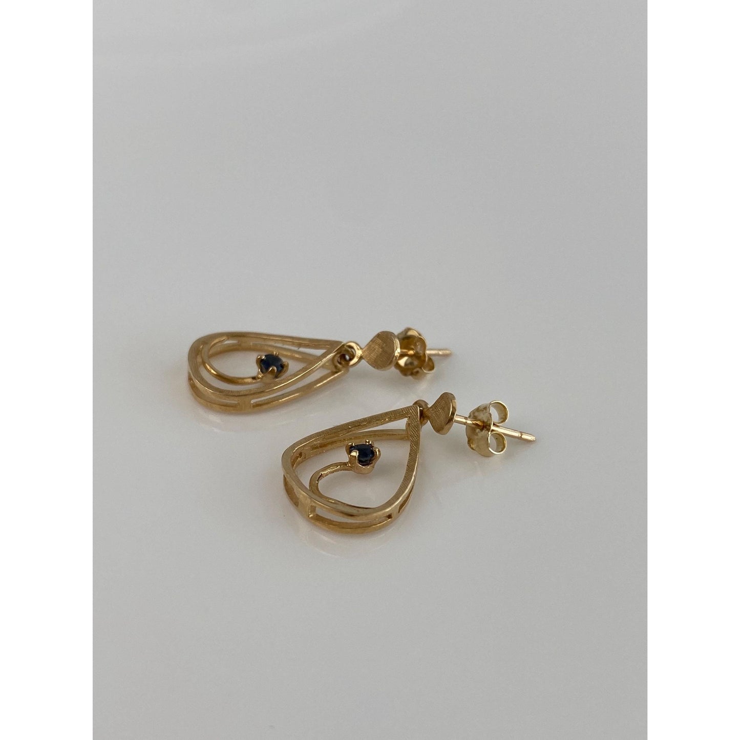 Vintage Solid 14k Yellow Gold Blue Spinel Dangle Stud Earrings